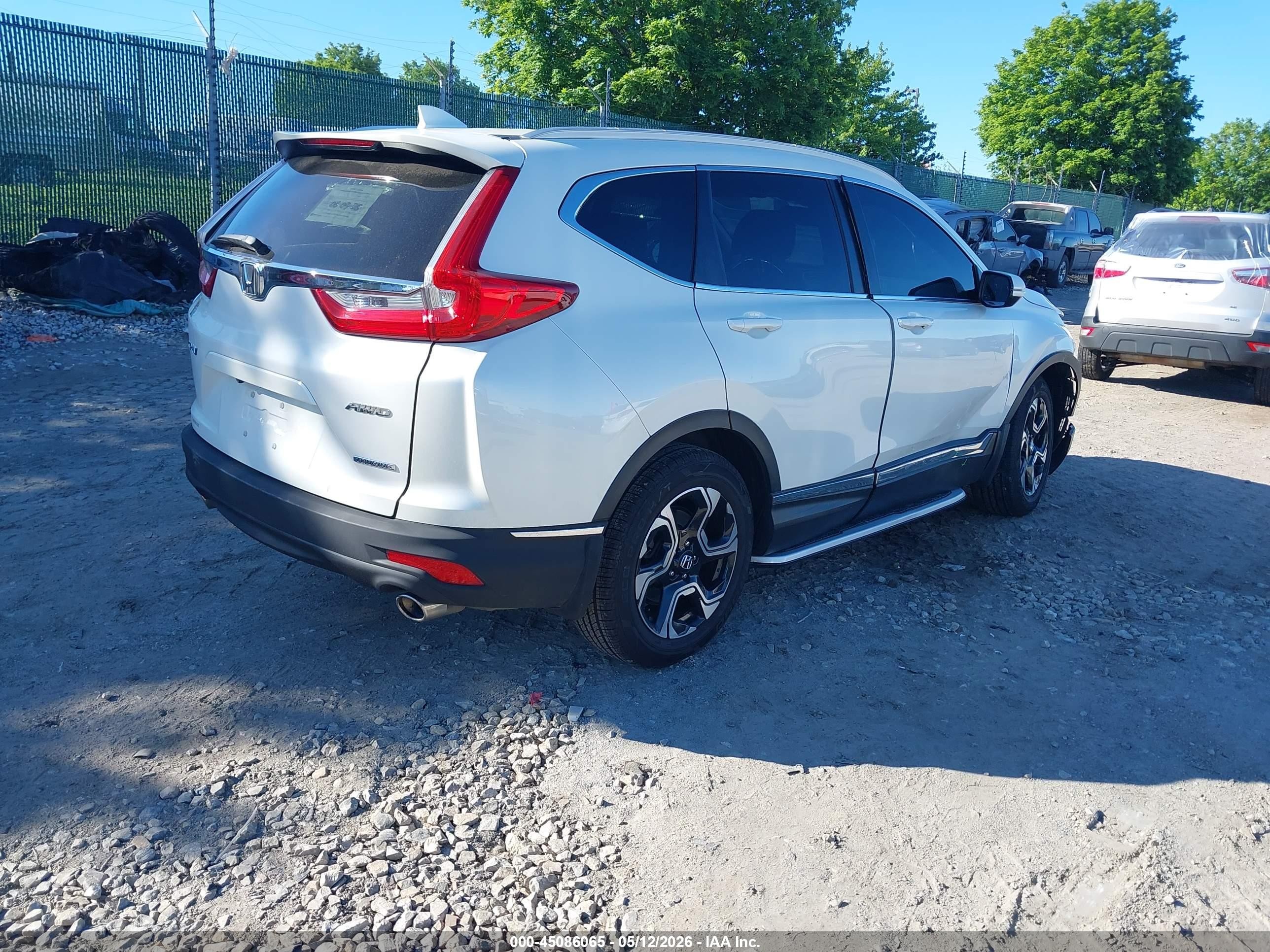 2018 Honda Cr-v Touring Белый vin: 2HKRW2H96JH614270