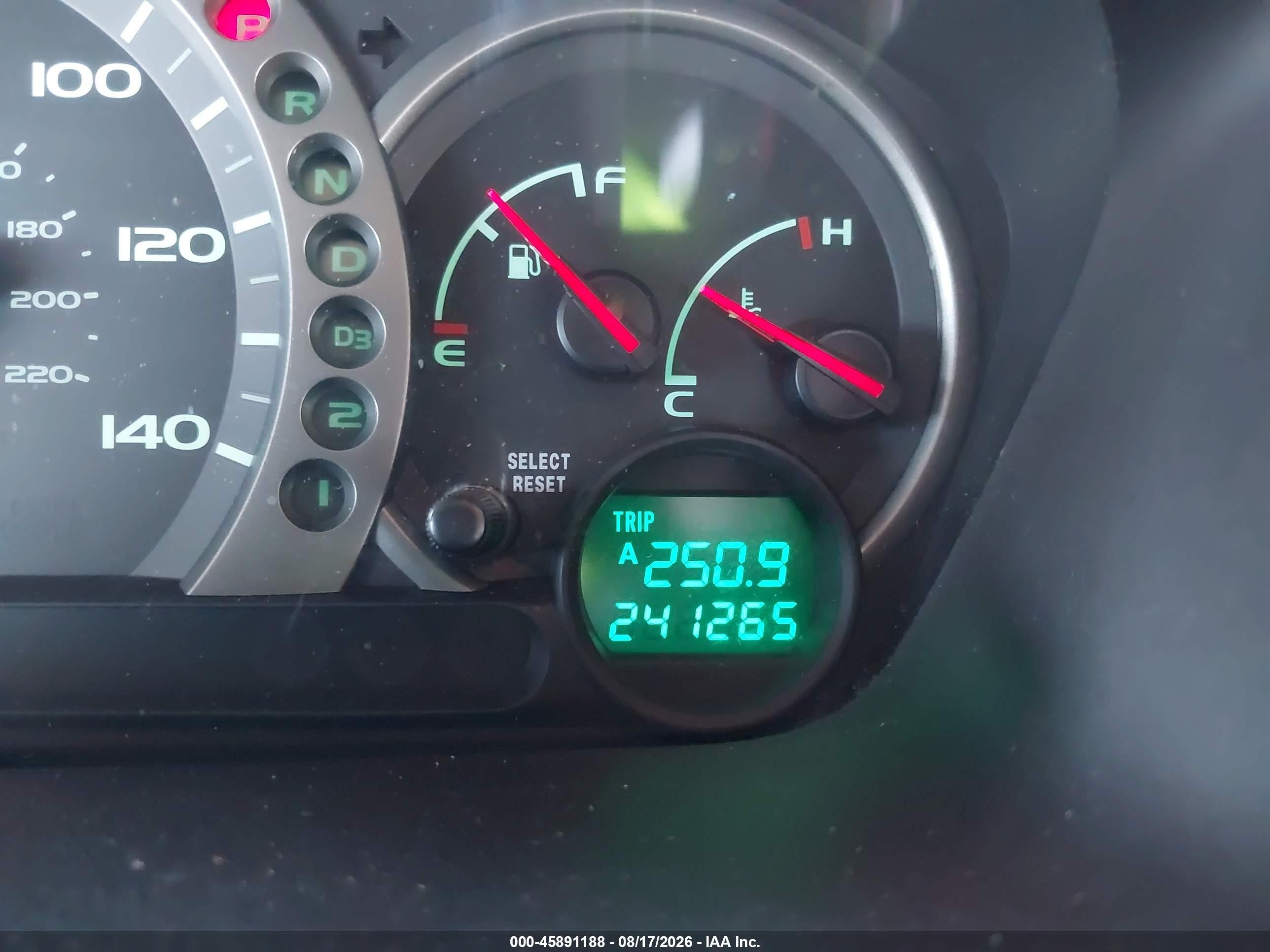 2004 Honda Pilot Lx Silver vin: 2HKYF18114H535321
