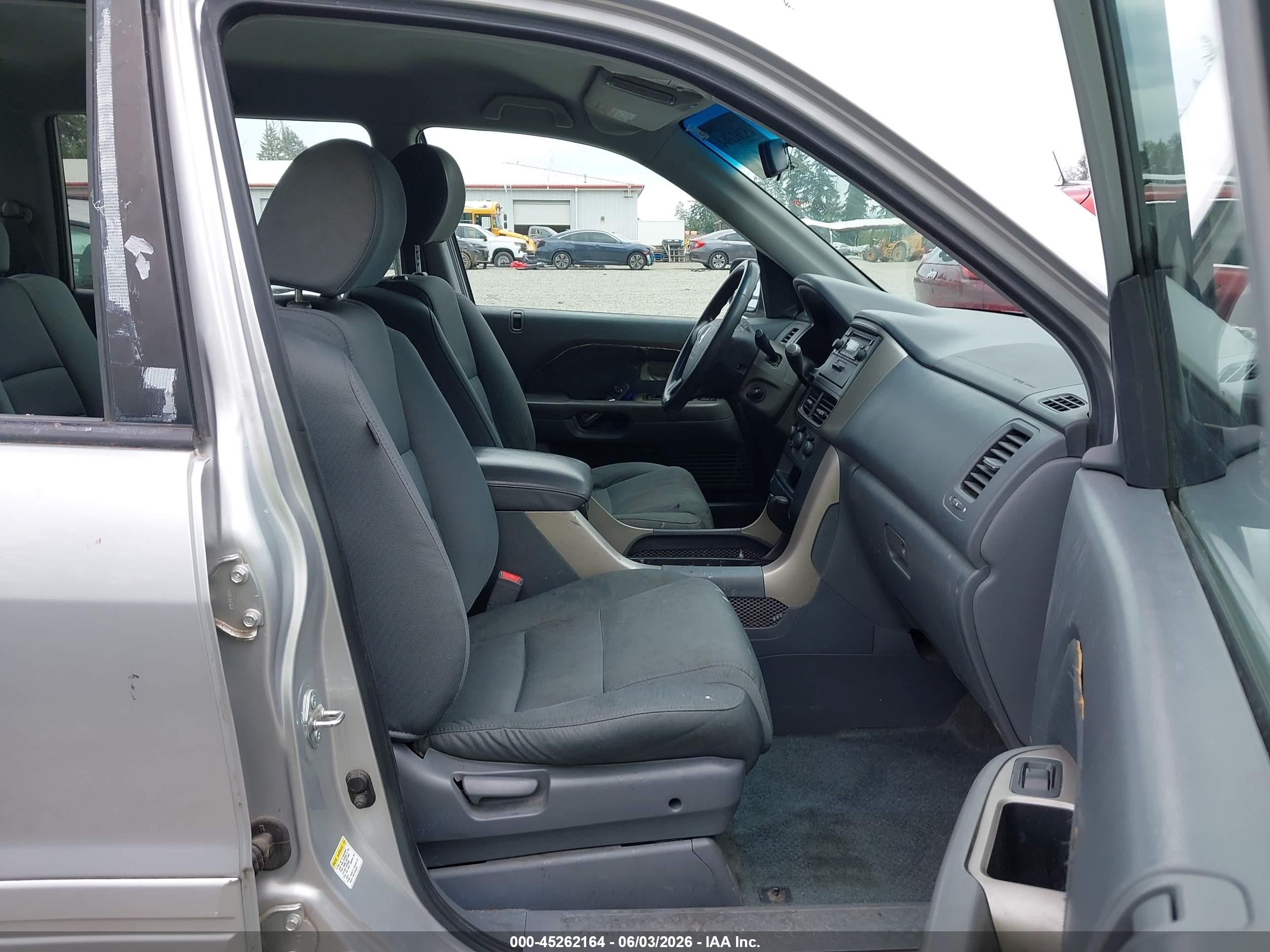 2006 Honda Pilot Lx Silver vin: 2HKYF18126H538618
