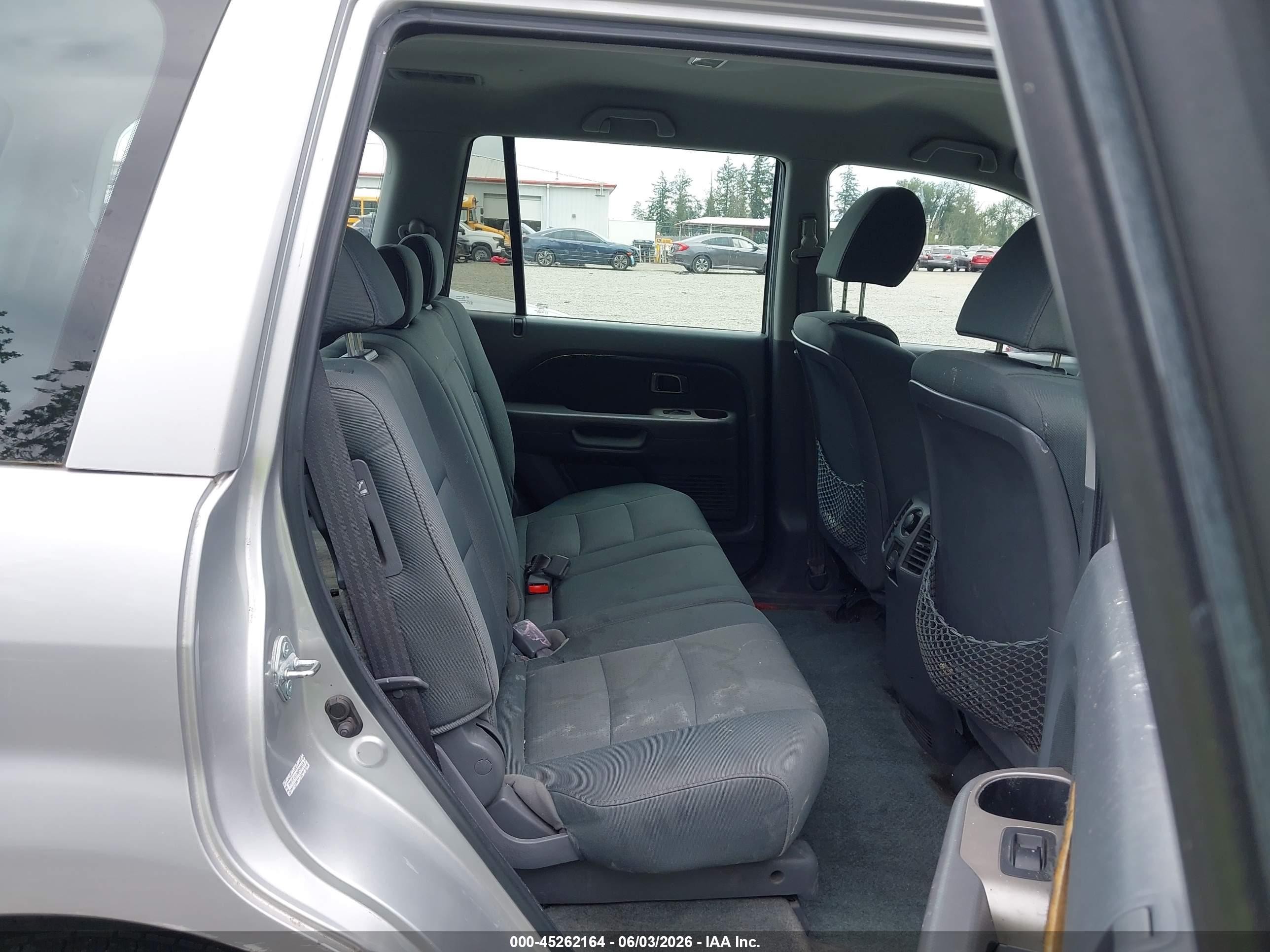 2006 Honda Pilot Lx Silver vin: 2HKYF18126H538618