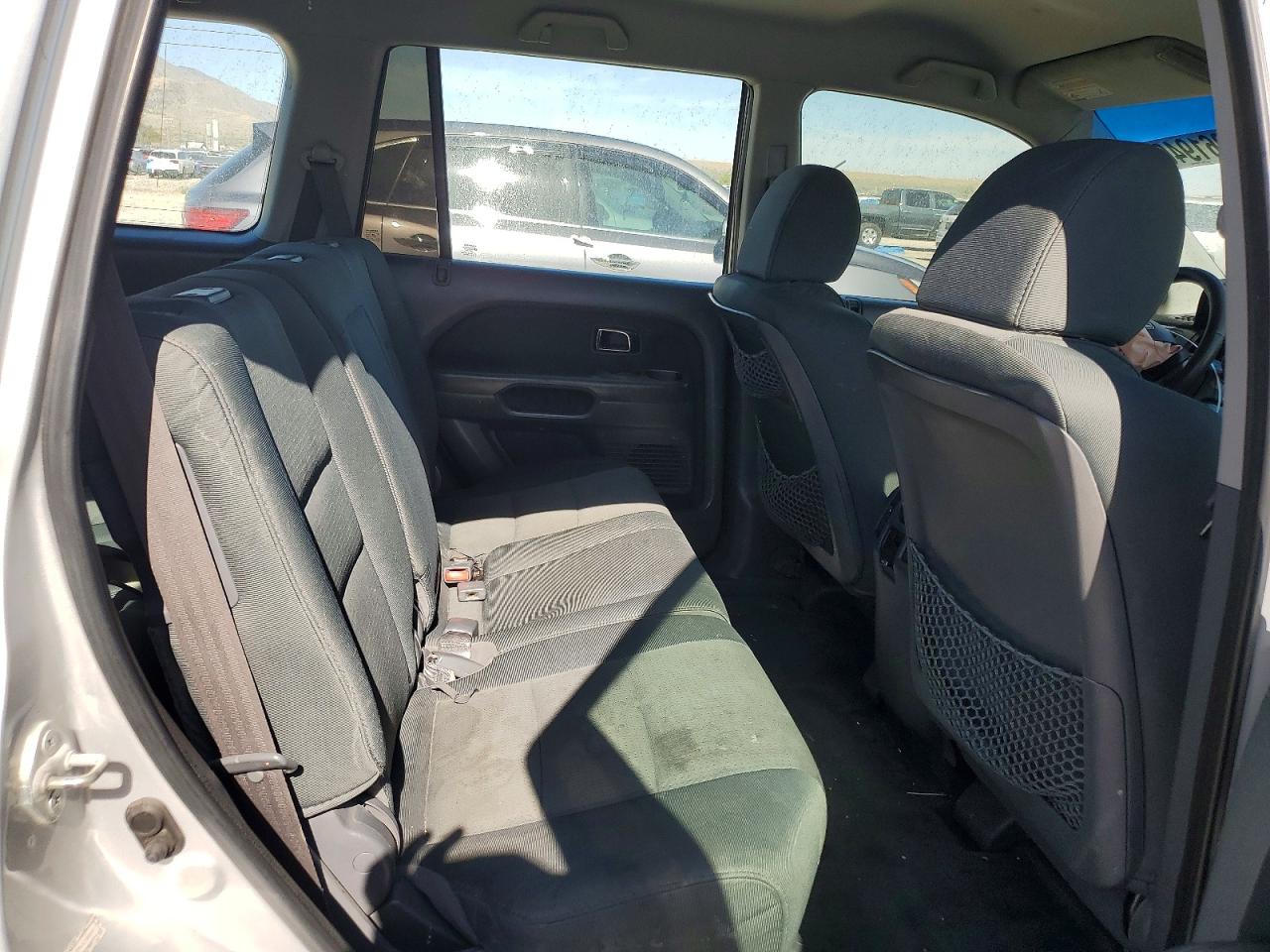 2007 Honda Pilot Lx Silver vin: 2HKYF18137H518864