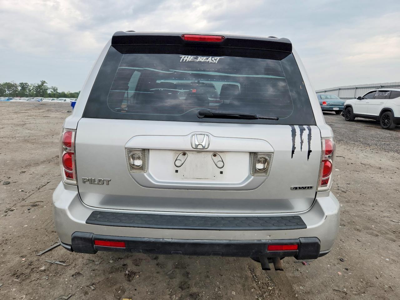 2006 Honda Pilot Lx Silver vin: 2HKYF18146H504244