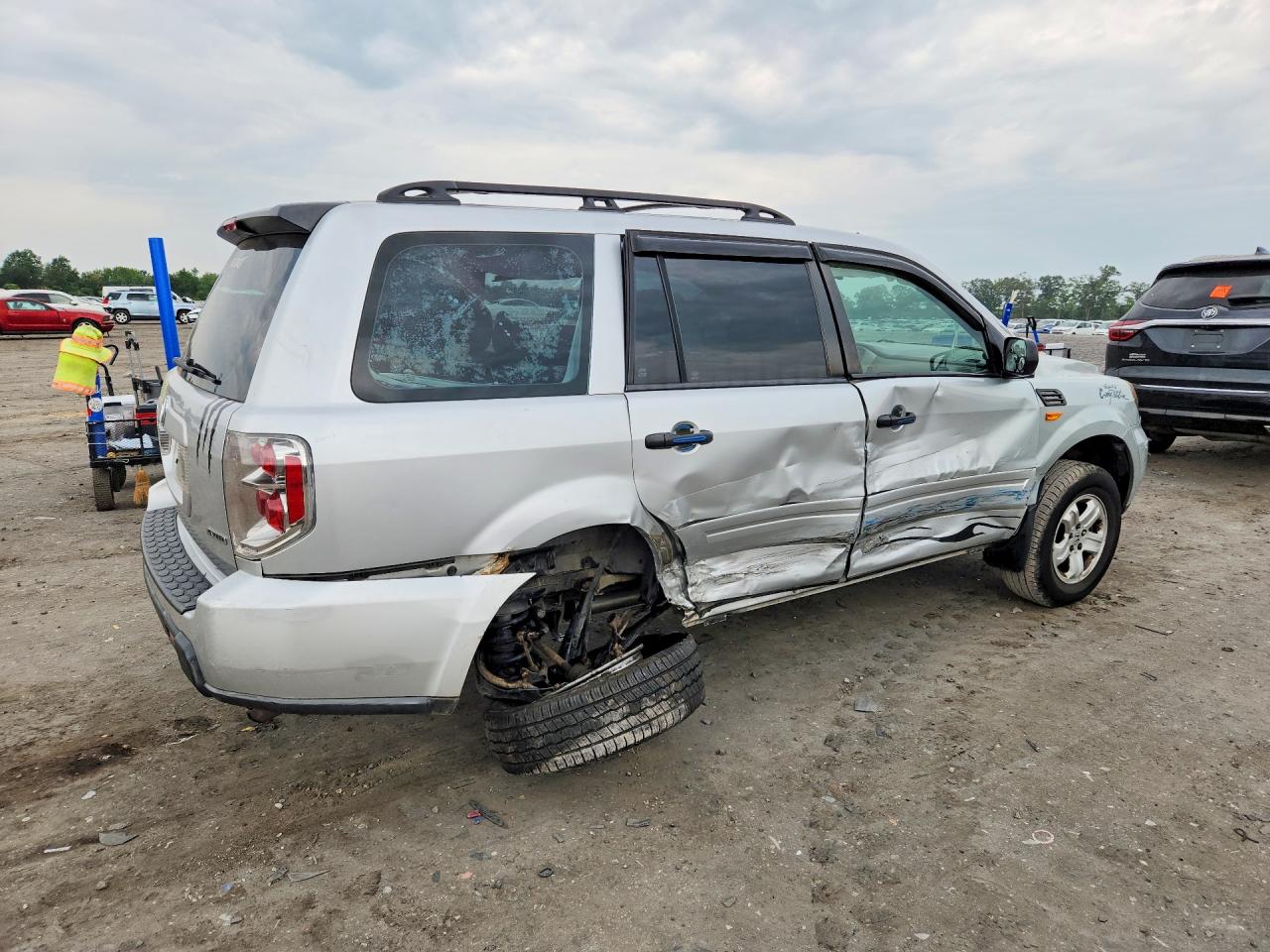 2006 Honda Pilot Lx Silver vin: 2HKYF18146H504244