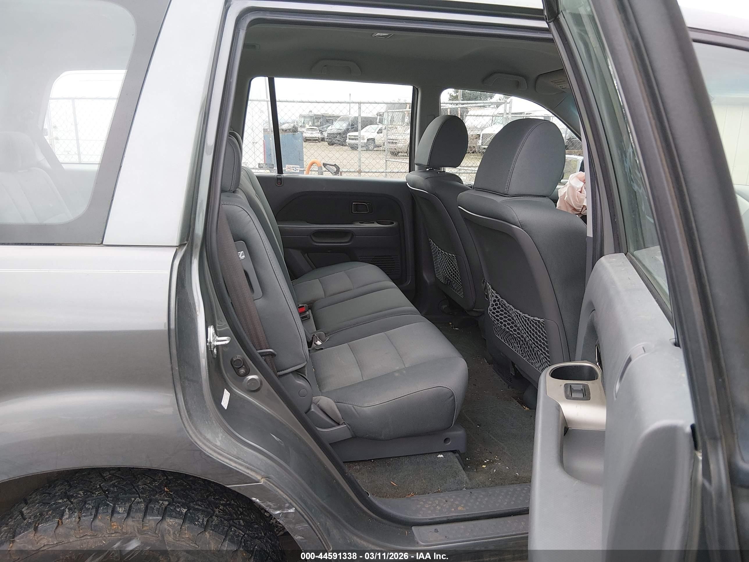 2007 Honda Pilot Lx Серебряный vin: 2HKYF18157H523998