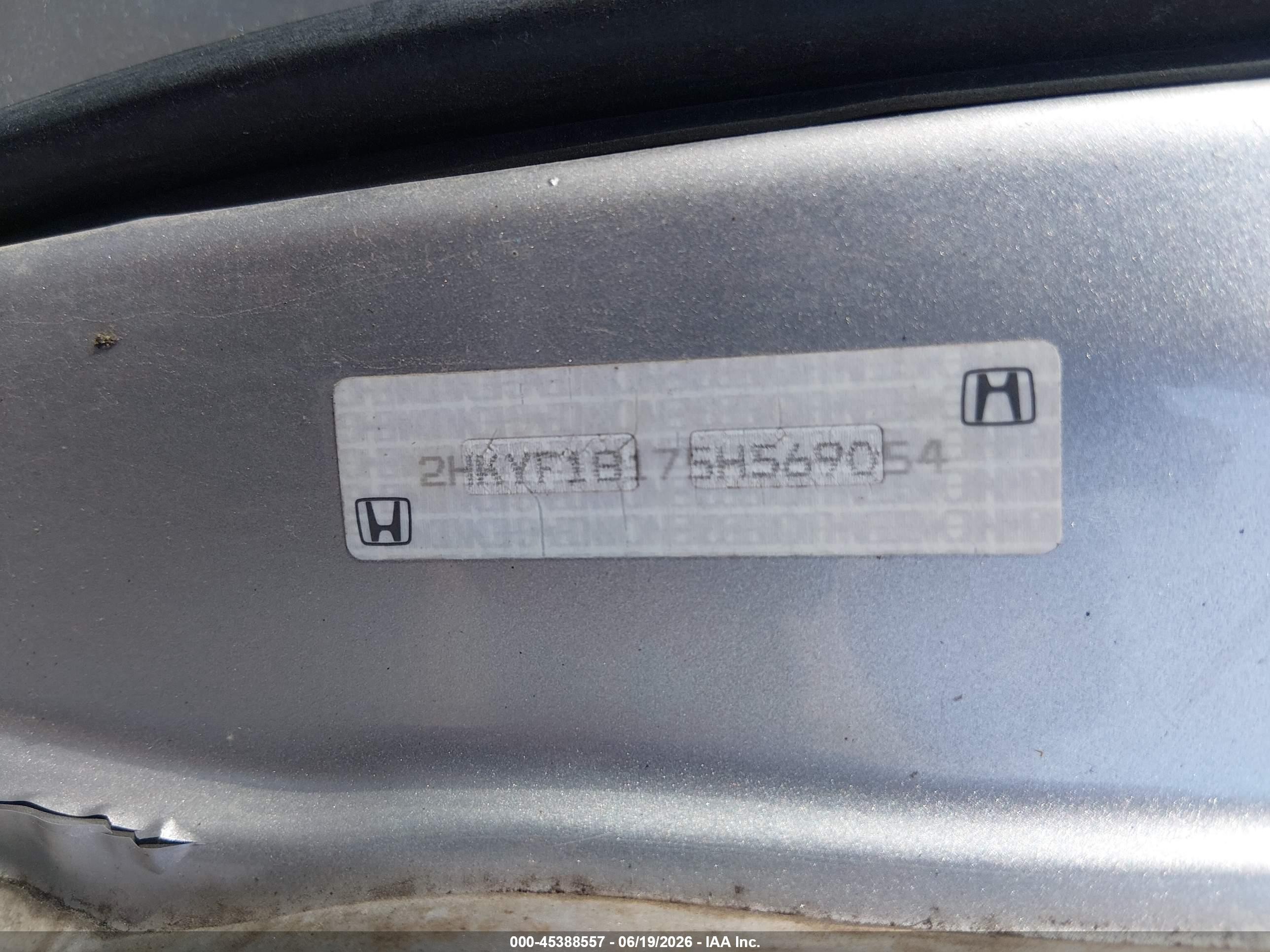2005 Honda Pilot Lx Silver vin: 2HKYF18175H569054