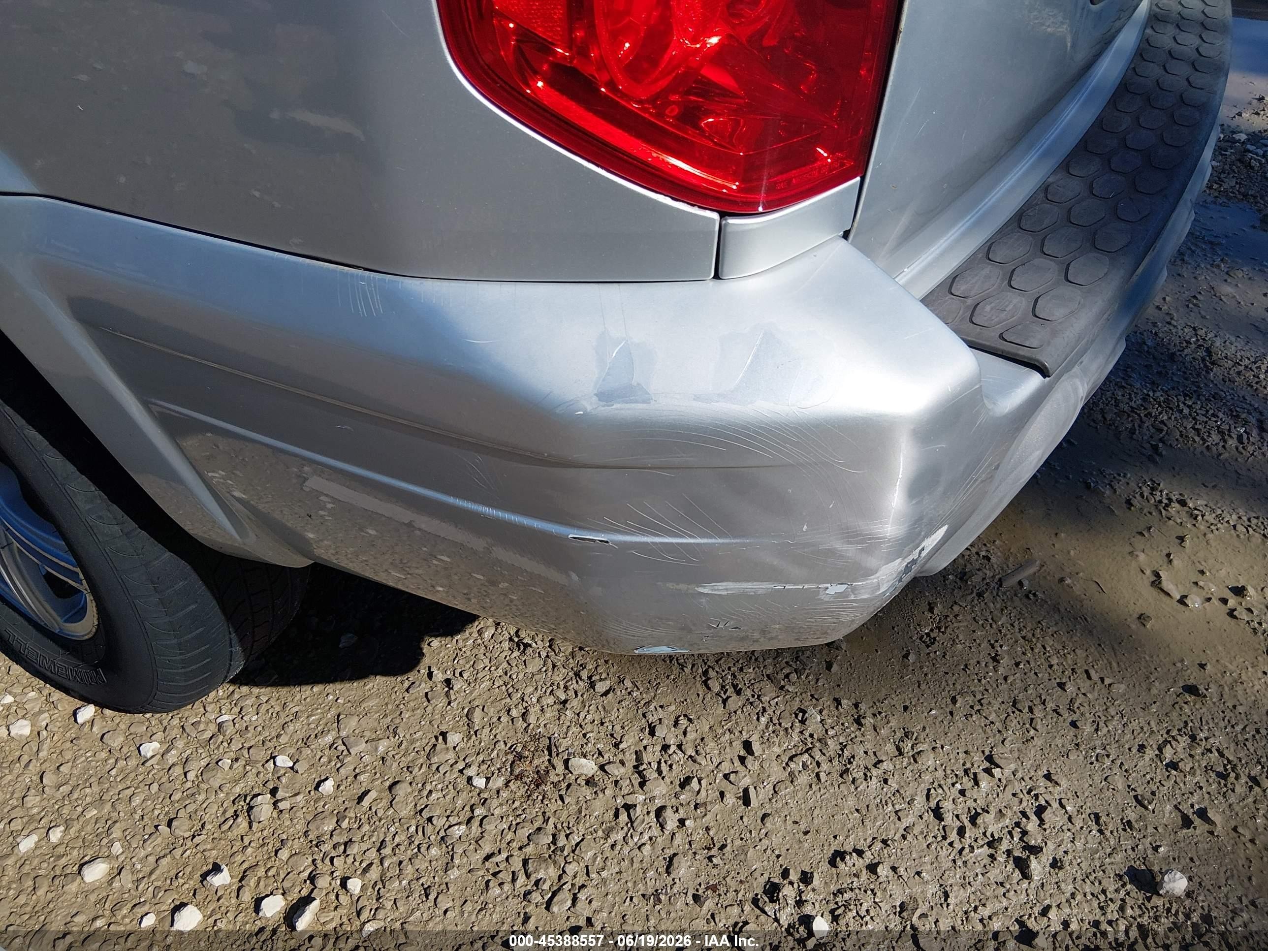 2005 Honda Pilot Lx Silver vin: 2HKYF18175H569054