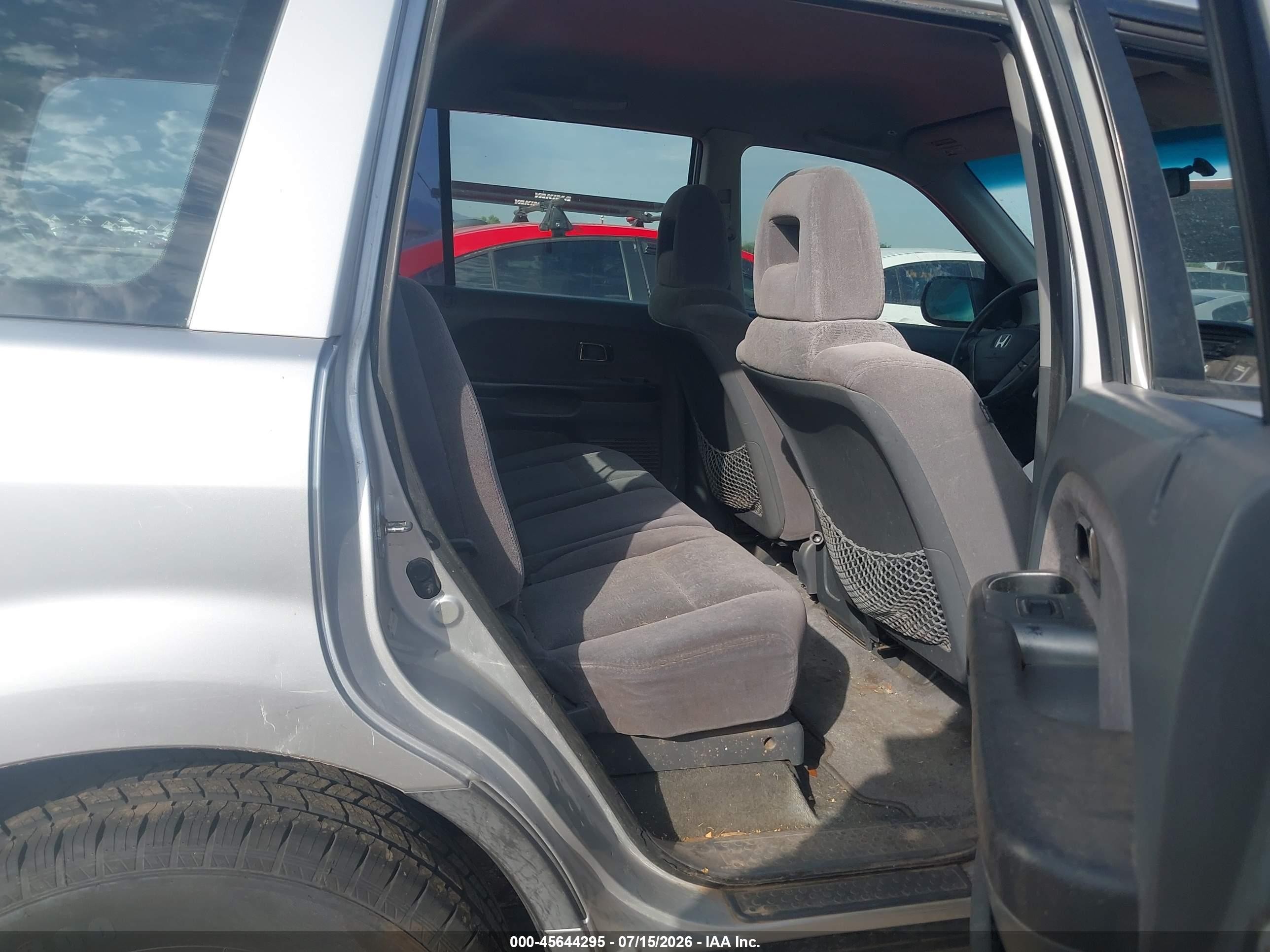 2005 Honda Pilot Lx Silver vin: 2HKYF18185H530778