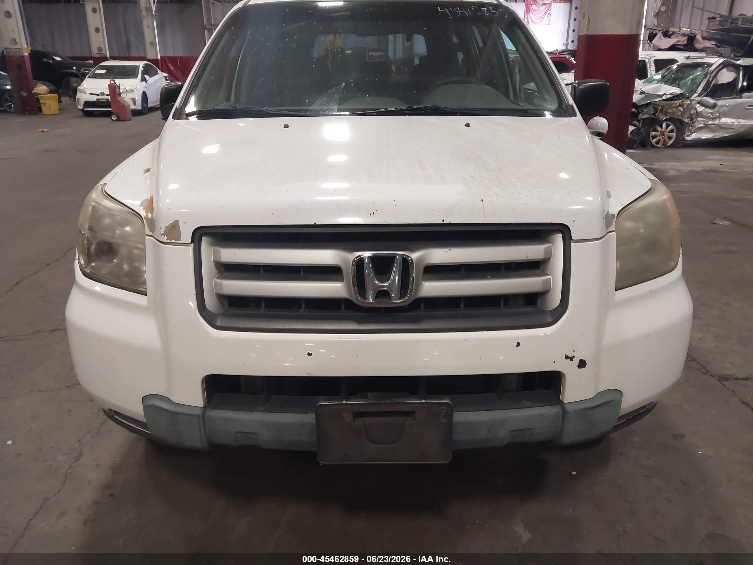 2006 Honda Pilot Lx White vin: 2HKYF18186H554841