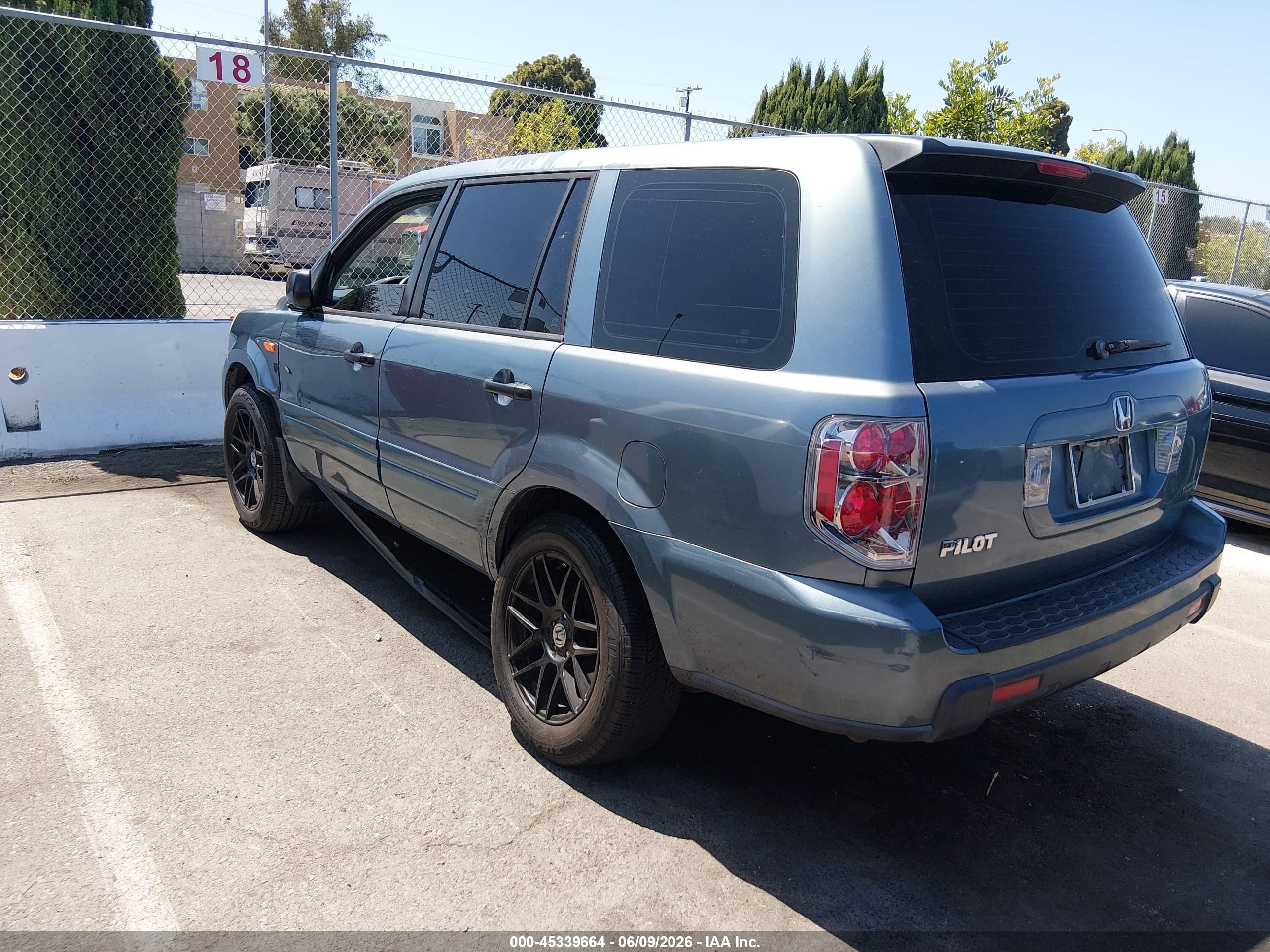 2006 Honda Pilot Lx Blue vin: 2HKYF181X6H562553