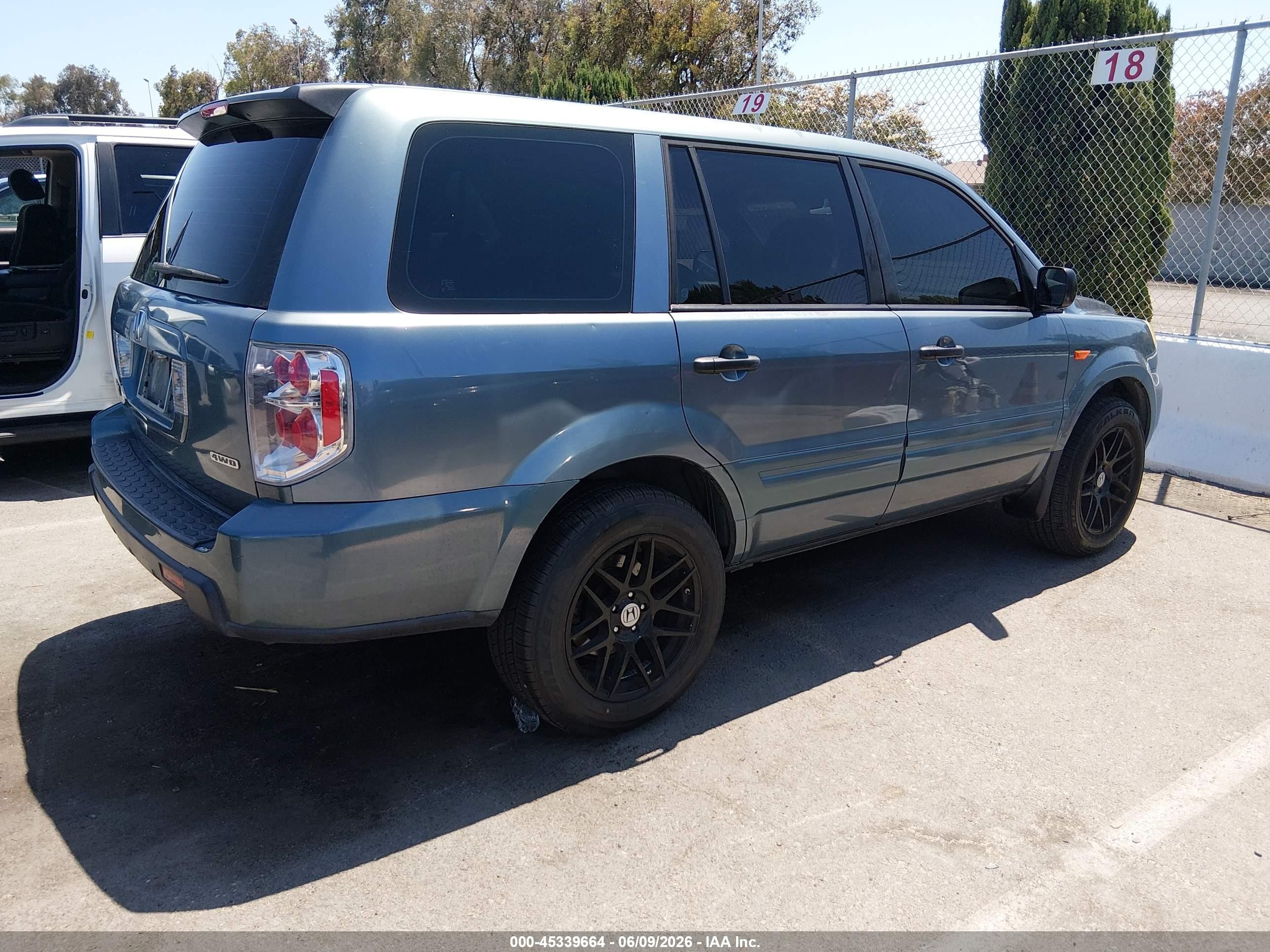 2006 Honda Pilot Lx Blue vin: 2HKYF181X6H562553