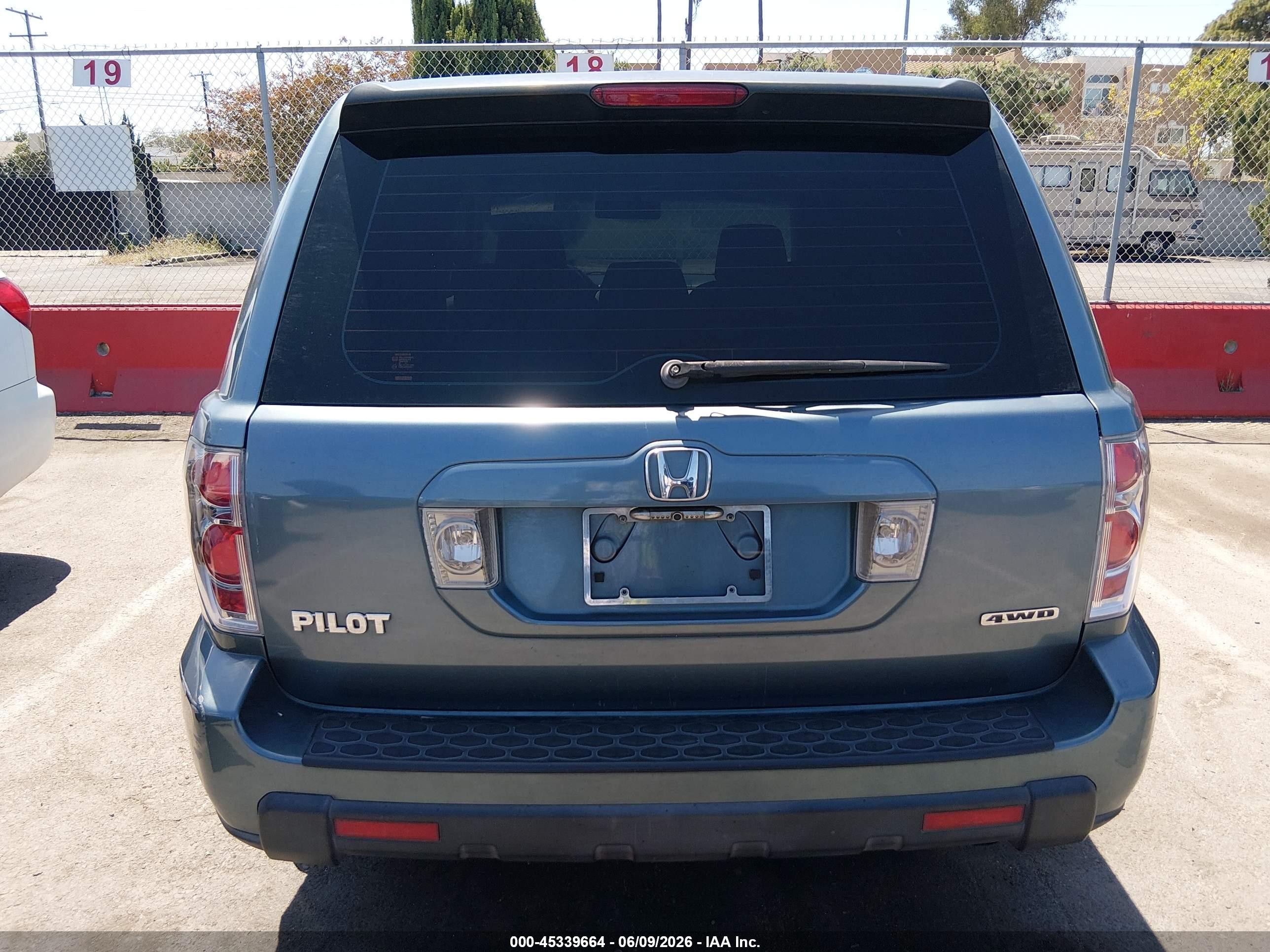 2006 Honda Pilot Lx Blue vin: 2HKYF181X6H562553