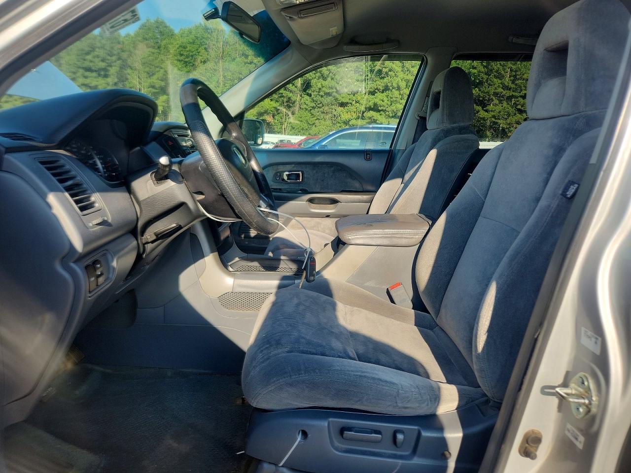 2004 Honda Pilot Ex Silver vin: 2HKYF18404H586920