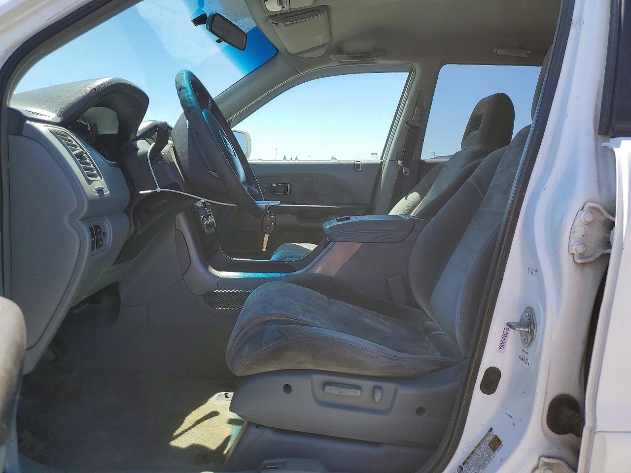 2005 Honda Pilot Ex White vin: 2HKYF18405H524693