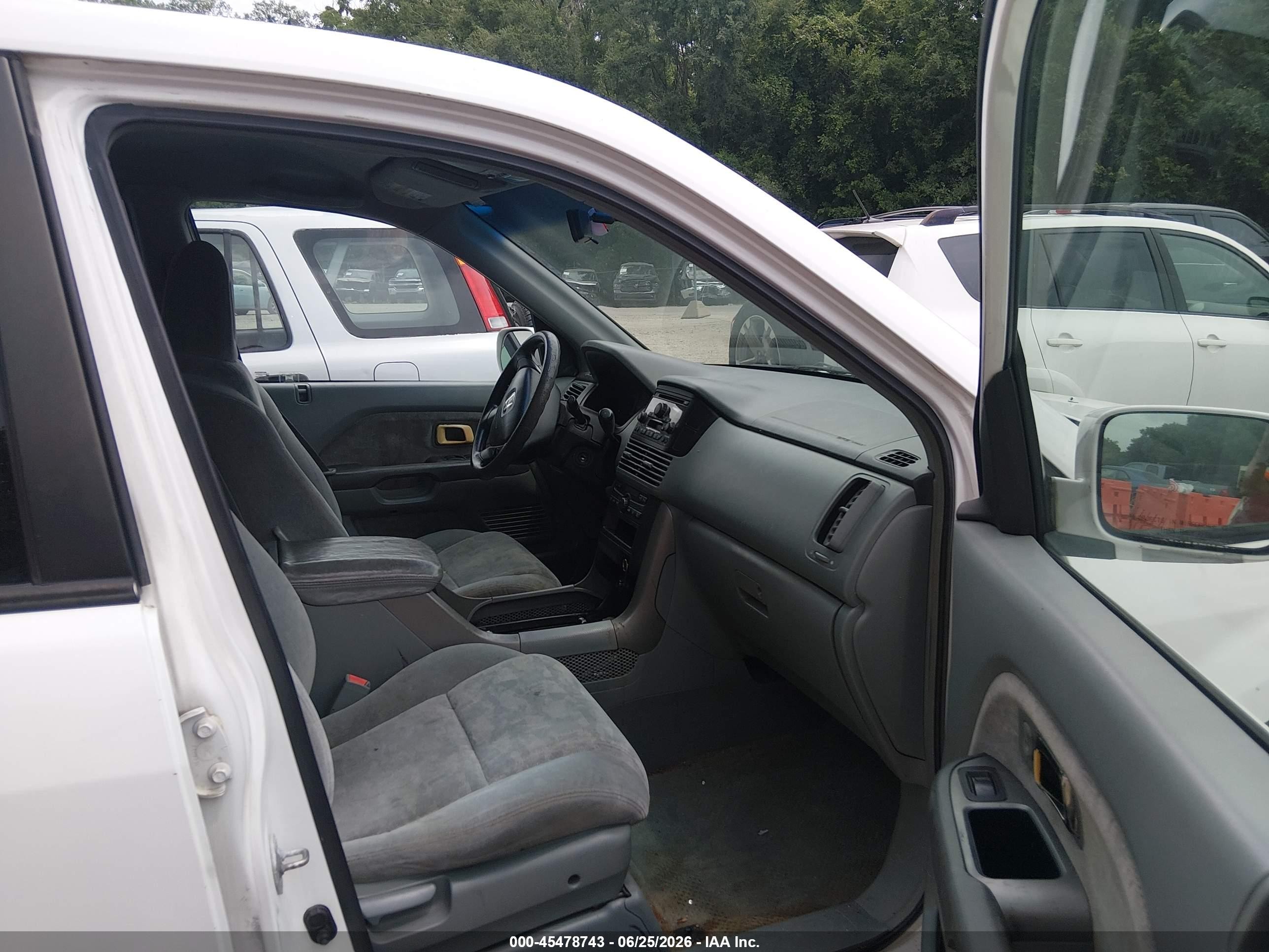 2003 Honda Pilot Ex White vin: 2HKYF18423H573035