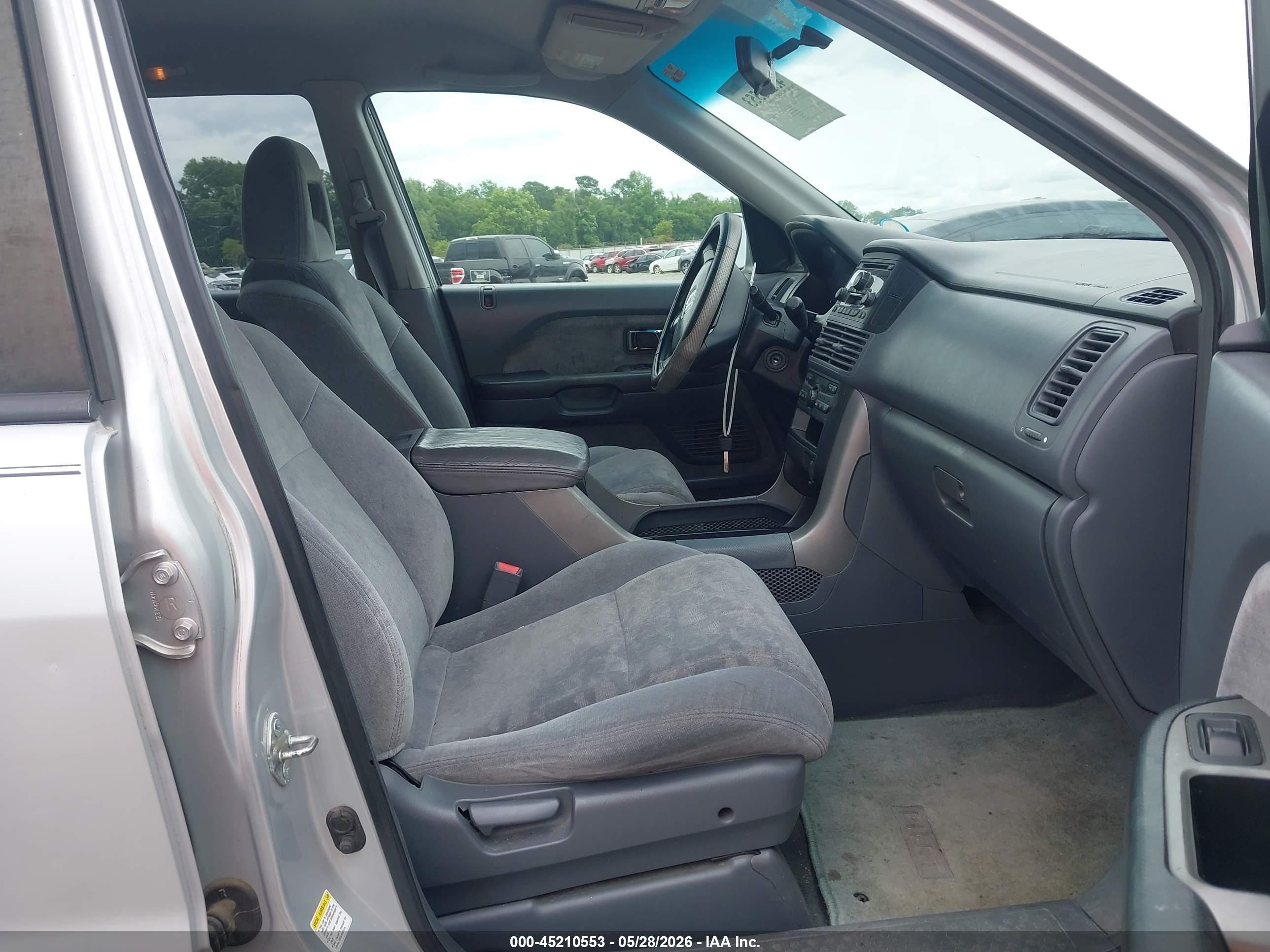2004 Honda Pilot Ex Silver vin: 2HKYF18434H590475