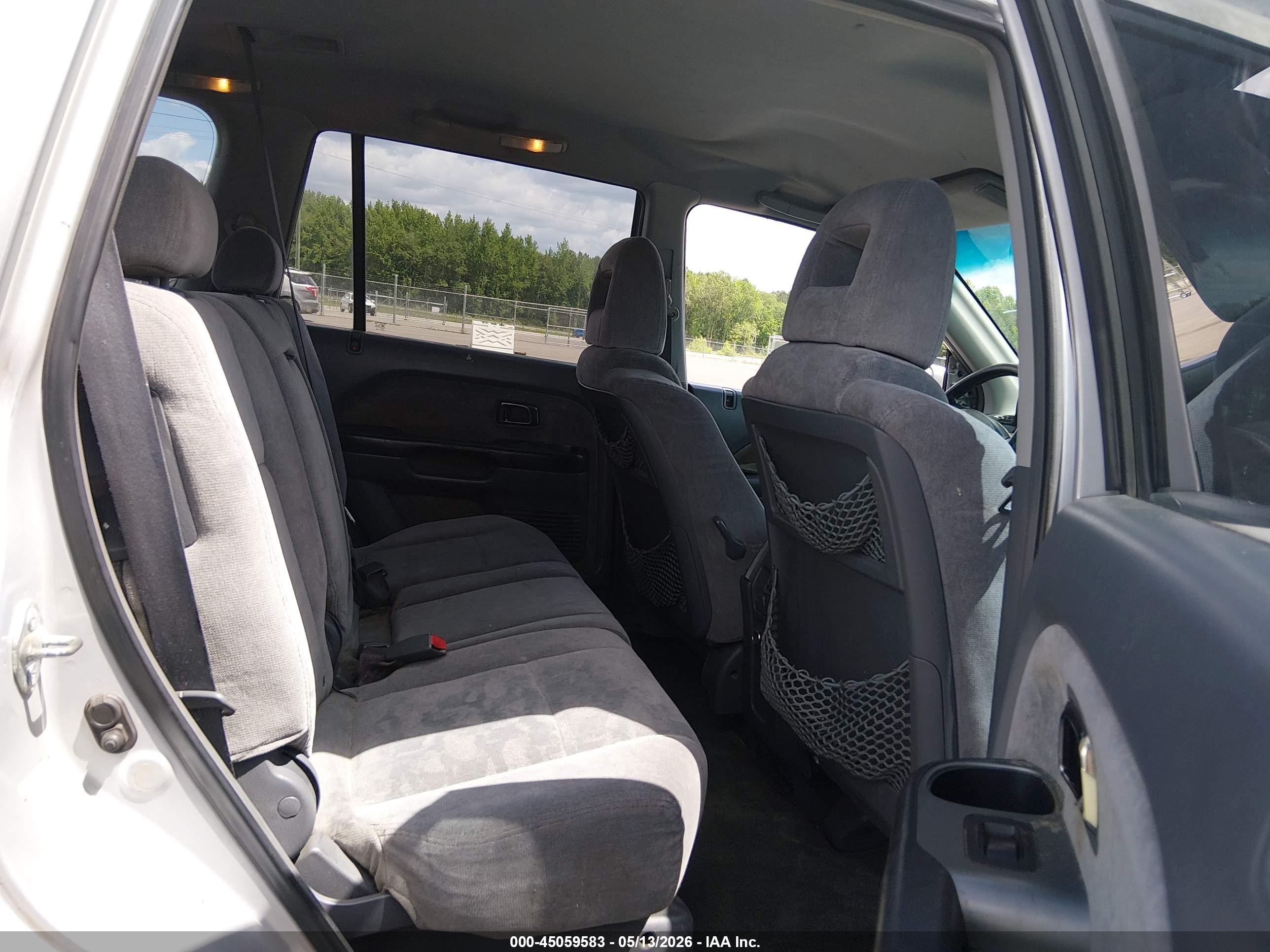 2004 Honda Pilot Ex Silver vin: 2HKYF18444H553063