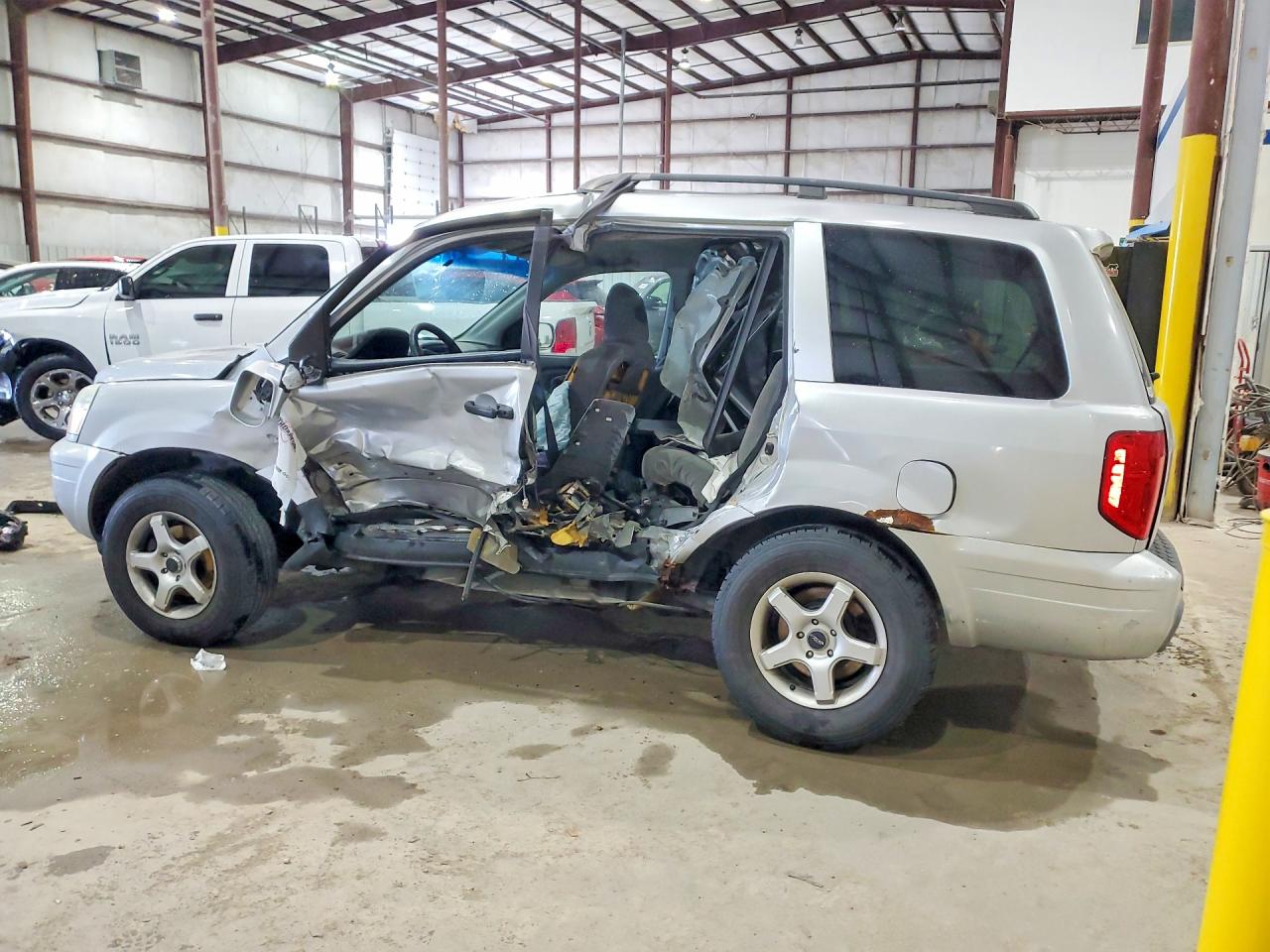 2004 Honda Pilot Ex Silver vin: 2HKYF18464H540458