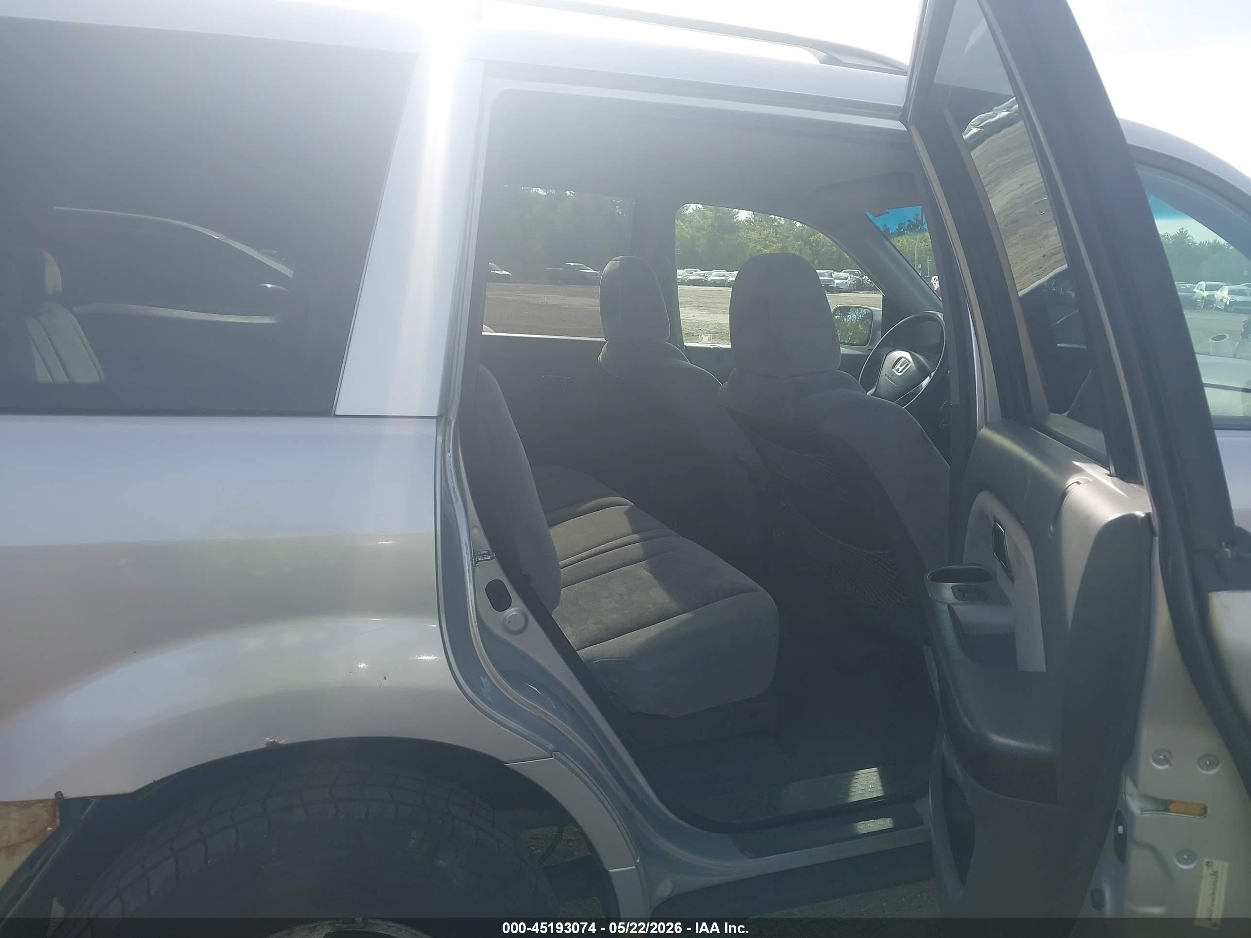 2004 Honda Pilot Ex Silver vin: 2HKYF18474H605625