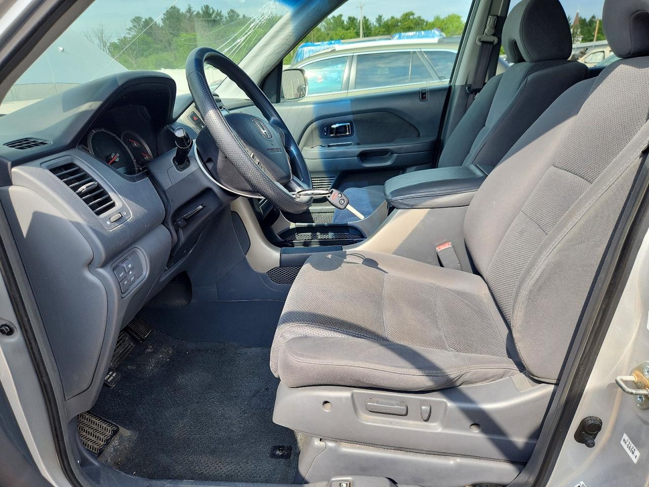 2006 Honda Pilot Ex Silver vin: 2HKYF18476H508167