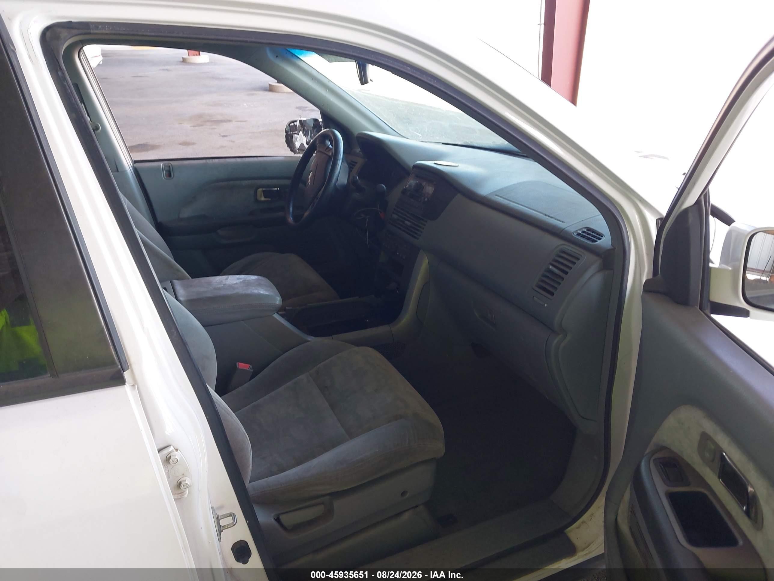 2004 Honda Pilot Ex White vin: 2HKYF18484H562879