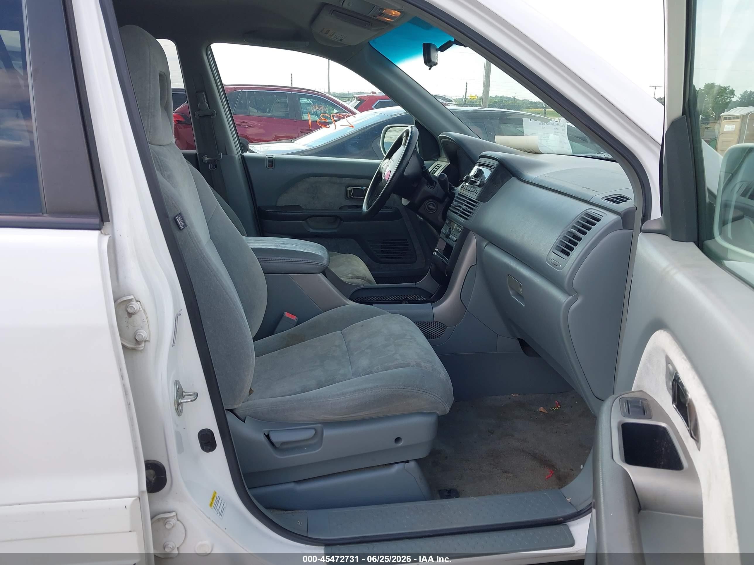 2004 Honda Pilot Ex White vin: 2HKYF18484H568083