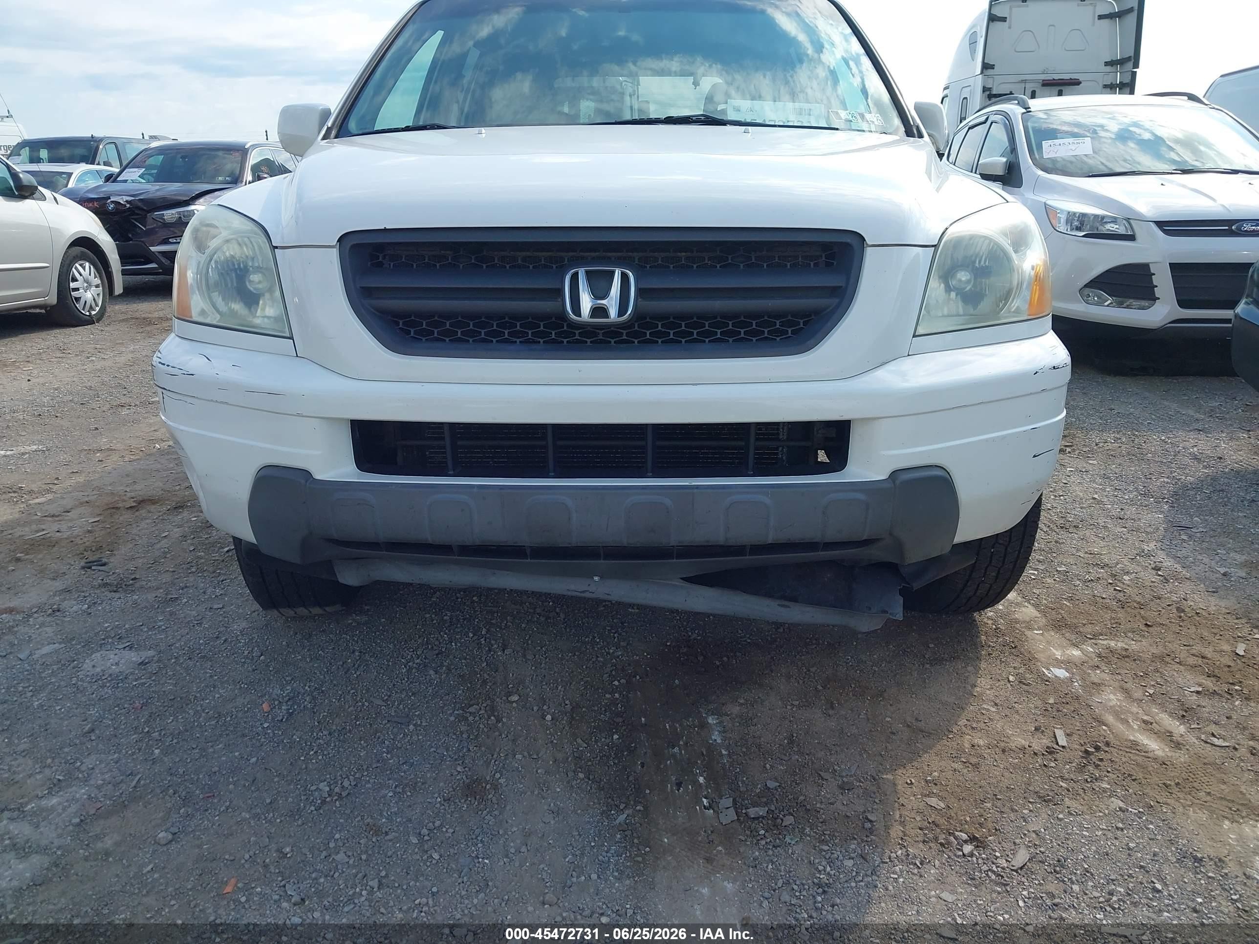 2004 Honda Pilot Ex White vin: 2HKYF18484H568083