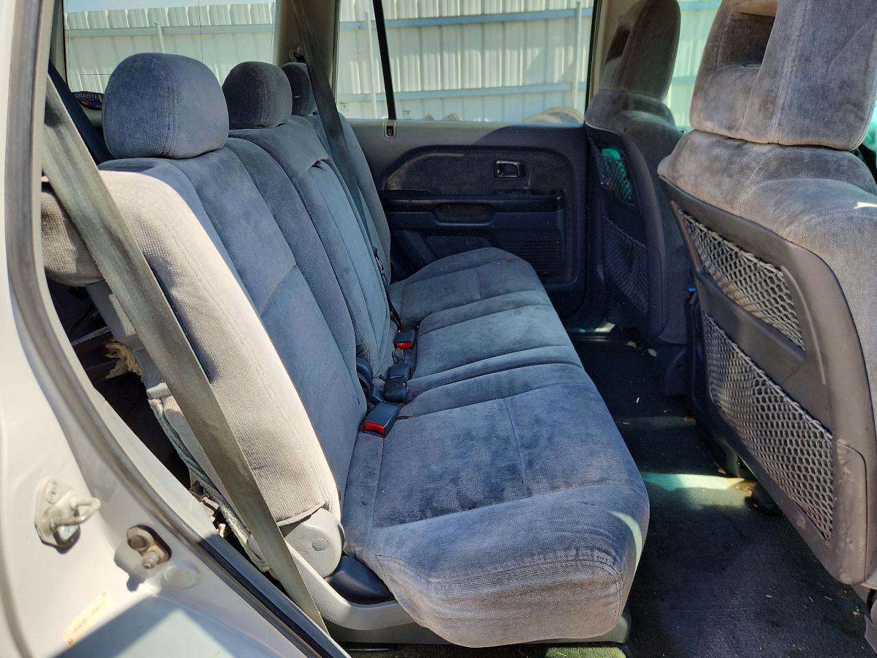 2003 Honda Pilot Silver vin: 2HKYF18493H583321