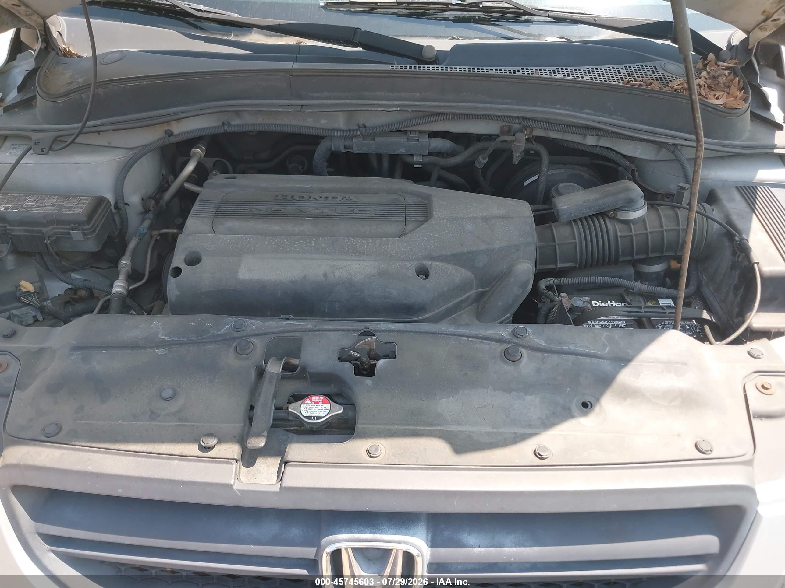 2004 Honda Pilot Ex White vin: 2HKYF184948596538