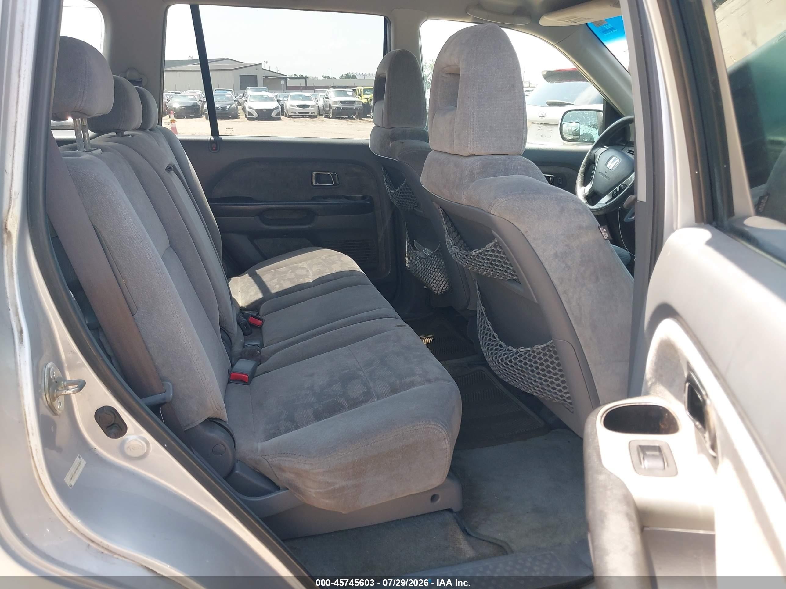 2004 Honda Pilot Ex White vin: 2HKYF184948596538