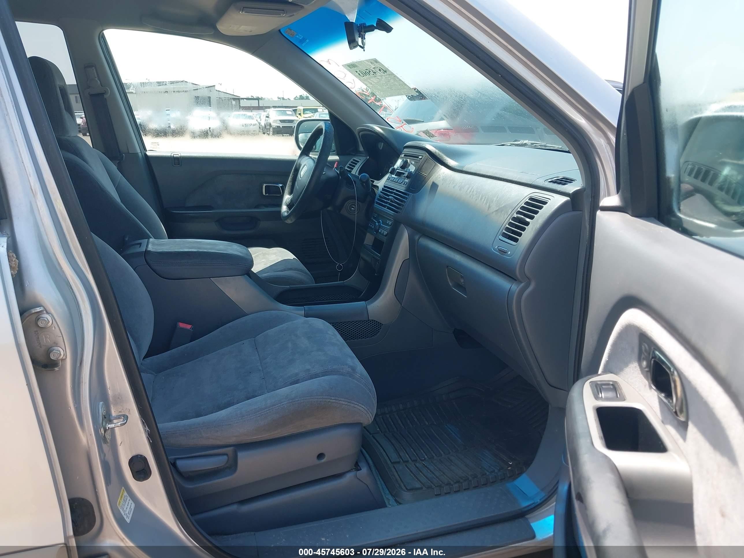 2004 Honda Pilot Ex White vin: 2HKYF184948596538