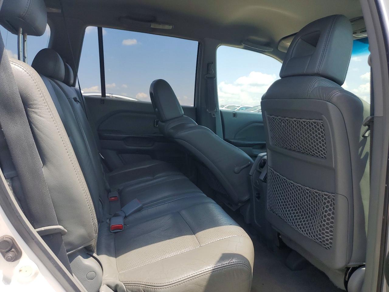 2004 Honda Pilot Exl White vin: 2HKYF18524H557668
