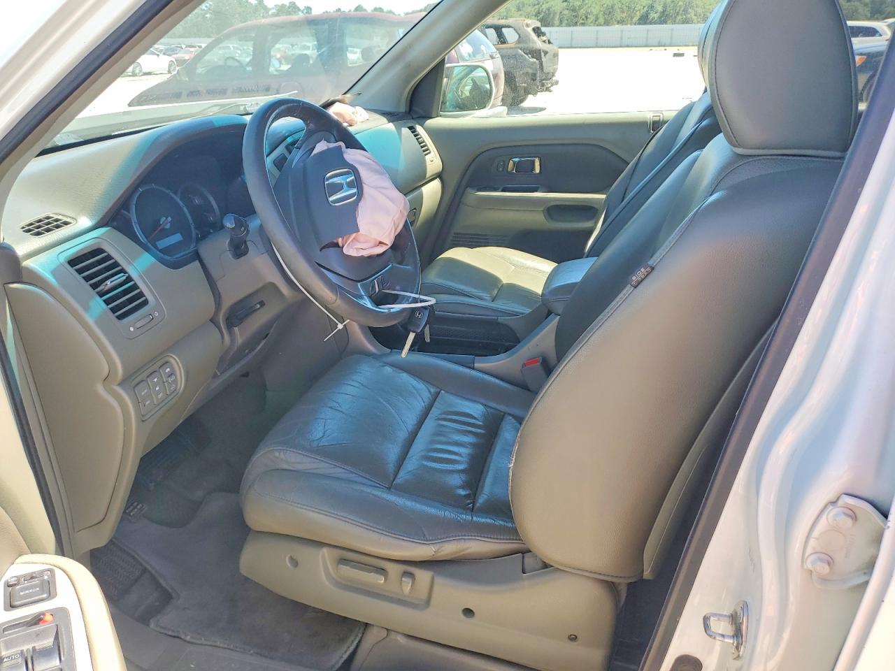 2006 Honda Pilot Ex White vin: 2HKYF18526H553137