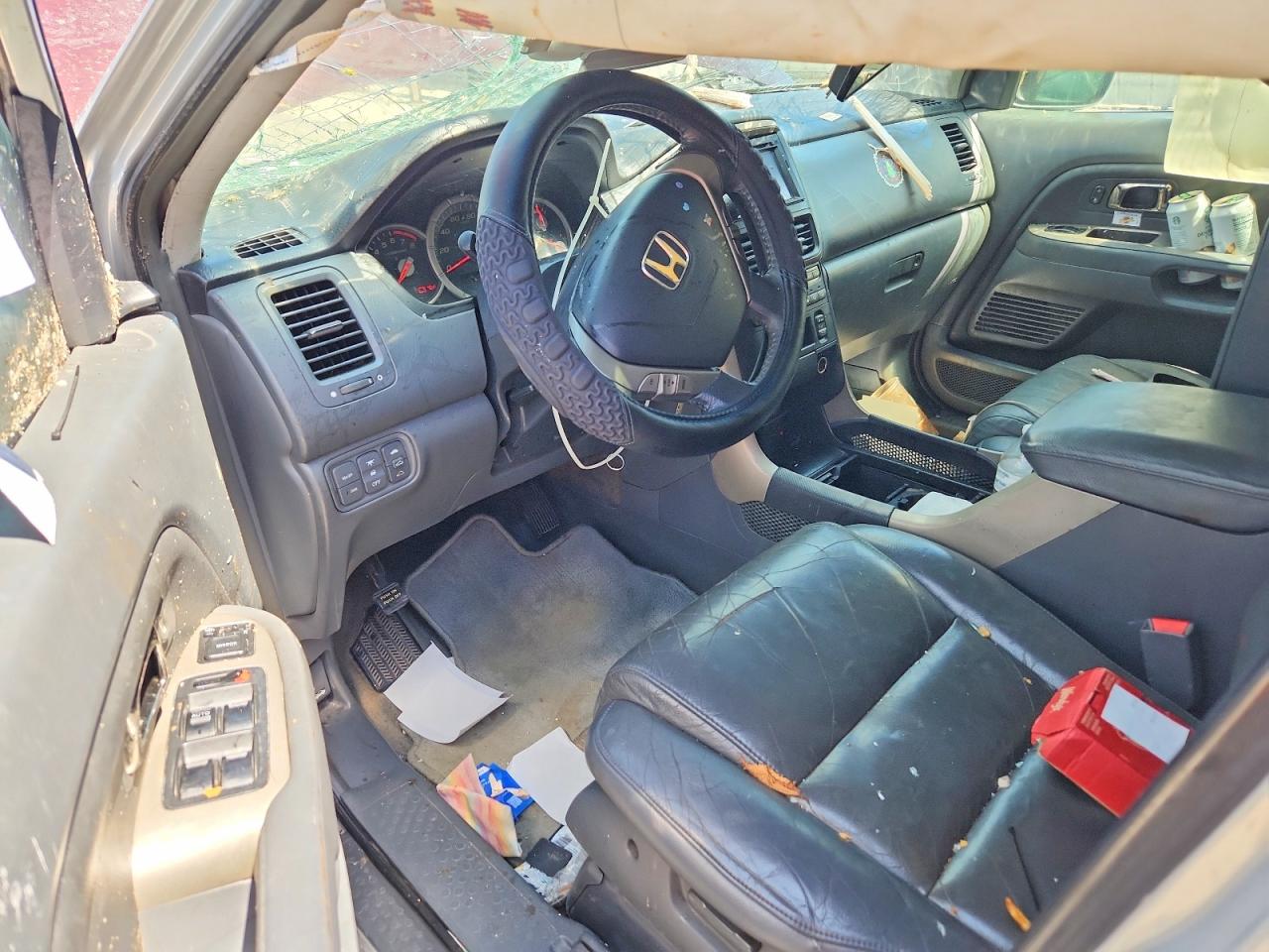 2006 Honda Pilot Ex Two Tone vin: 2HKYF18586H560092