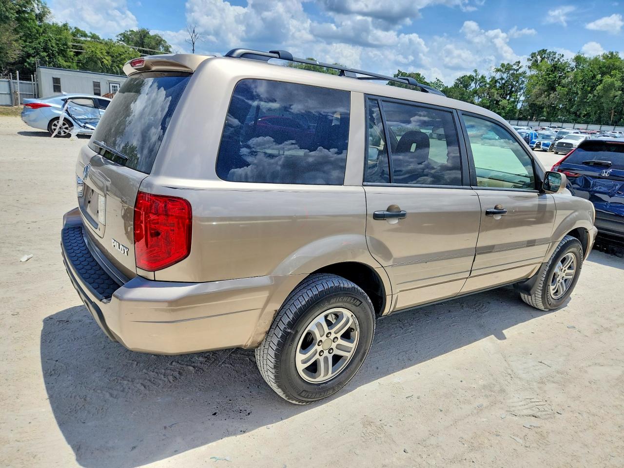 2004 Honda Pilot Cream vin: 2HKYF18594H594961