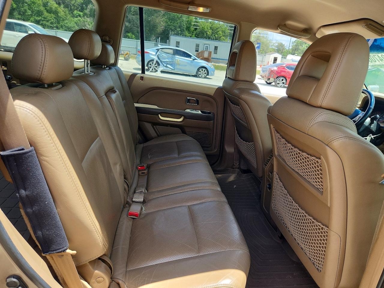 2004 Honda Pilot Cream vin: 2HKYF18594H594961