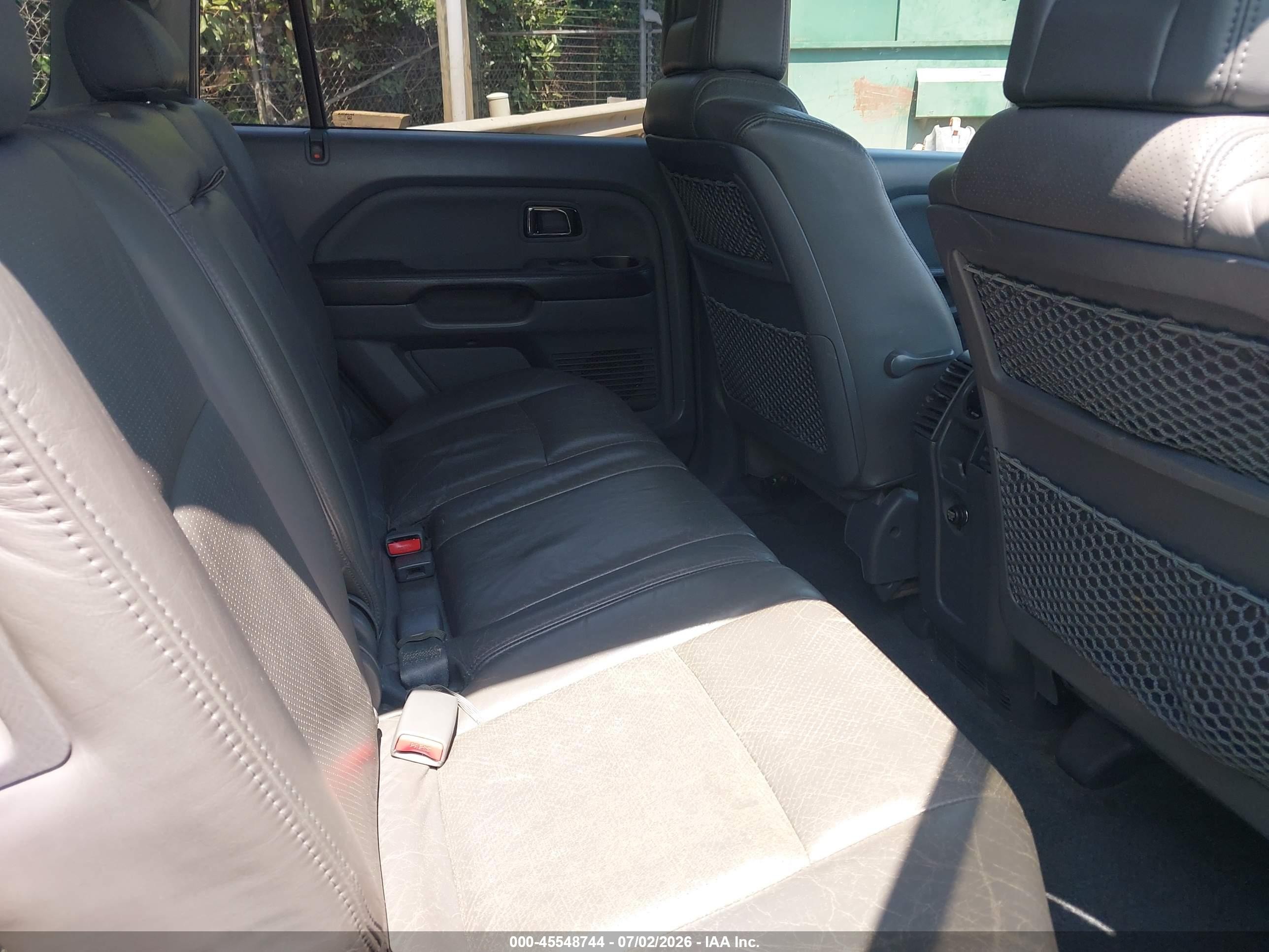 2004 Honda Pilot Ex-l Silver vin: 2HKYF185X4H514292