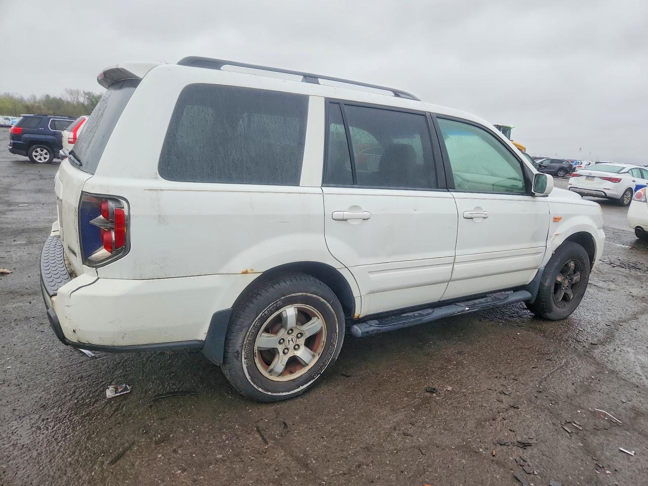 2007 Honda Pilot White vin: 2HKYF18607H536881