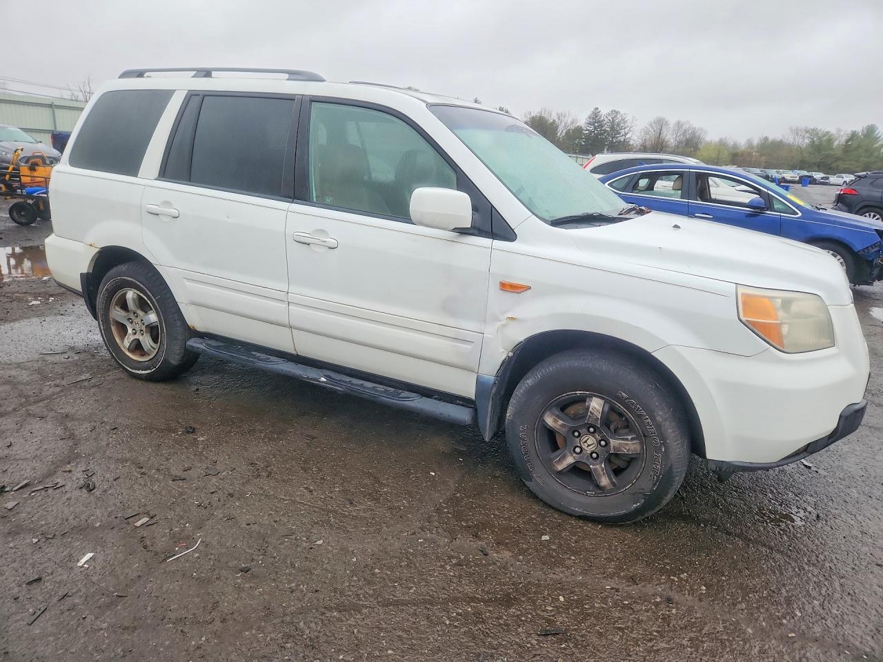 2007 Honda Pilot White vin: 2HKYF18607H536881