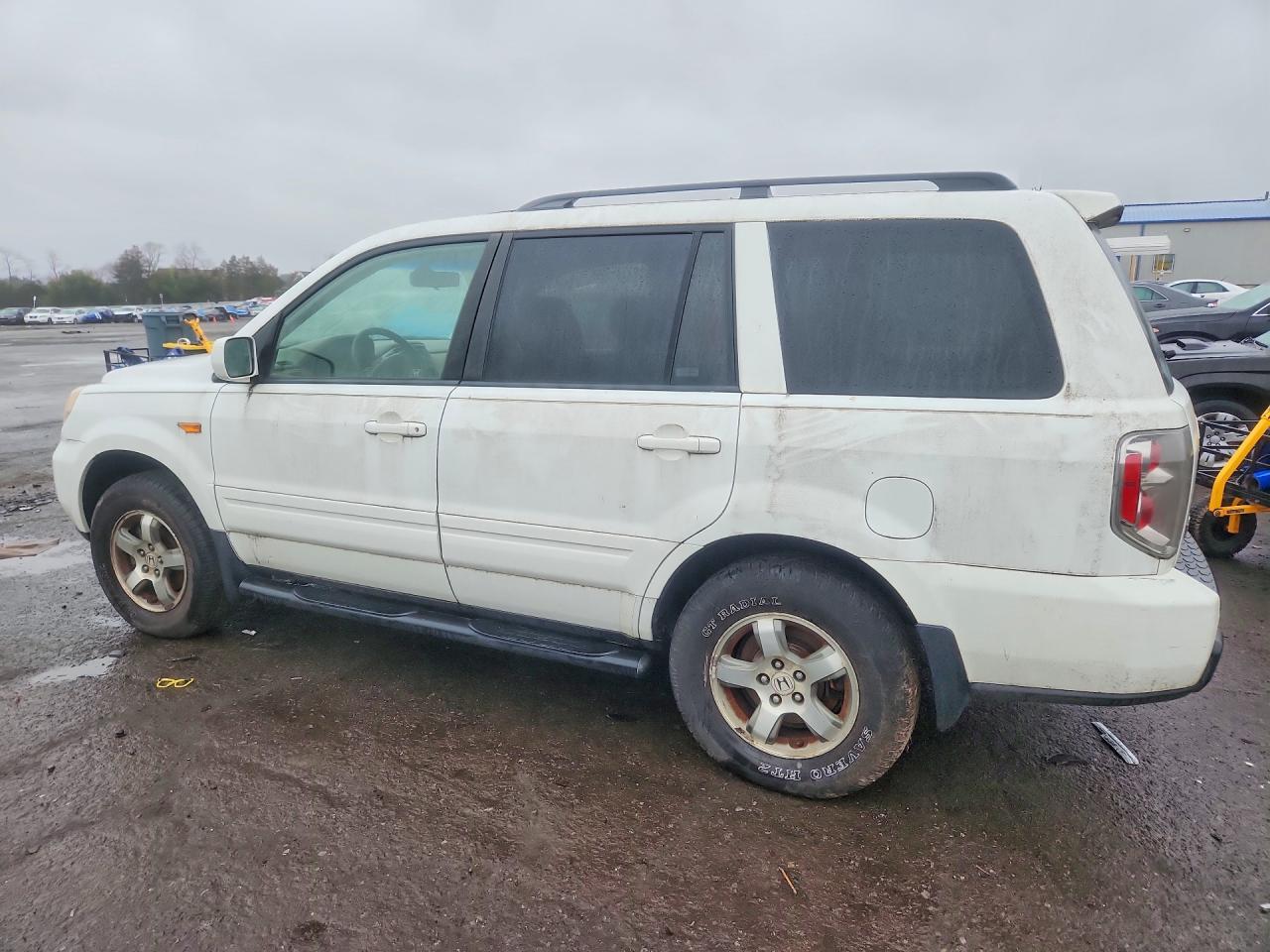 2007 Honda Pilot White vin: 2HKYF18607H536881