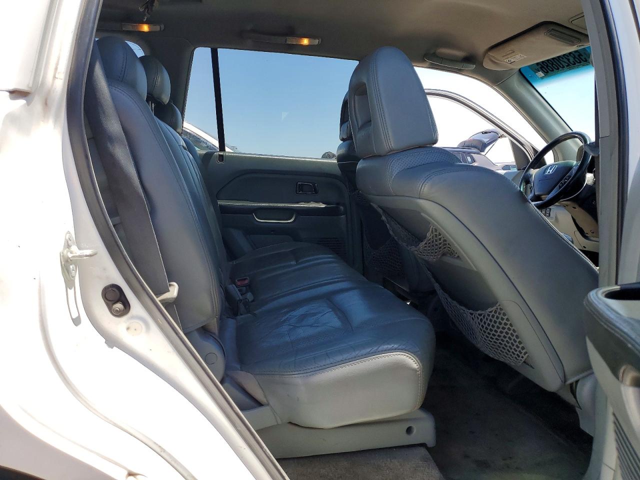 2004 Honda Pilot Exl White vin: 2HKYF18614H615441