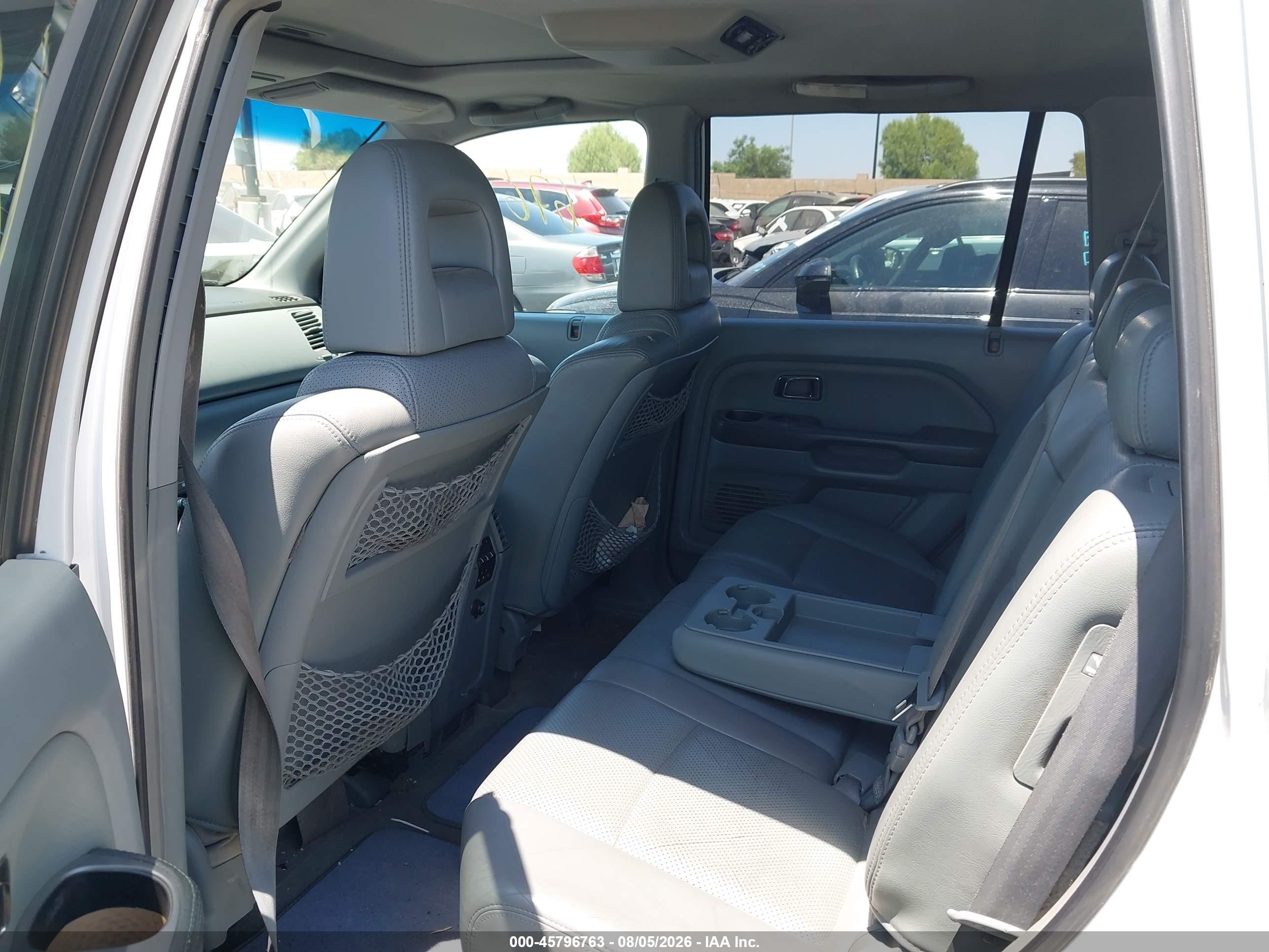 2005 Honda Pilot Ex-l White vin: 2HKYF18685H565428
