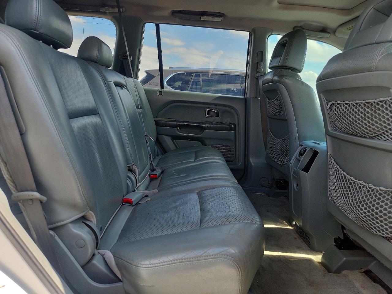 2005 Honda Pilot Exl White vin: 2HKYF18715H566252