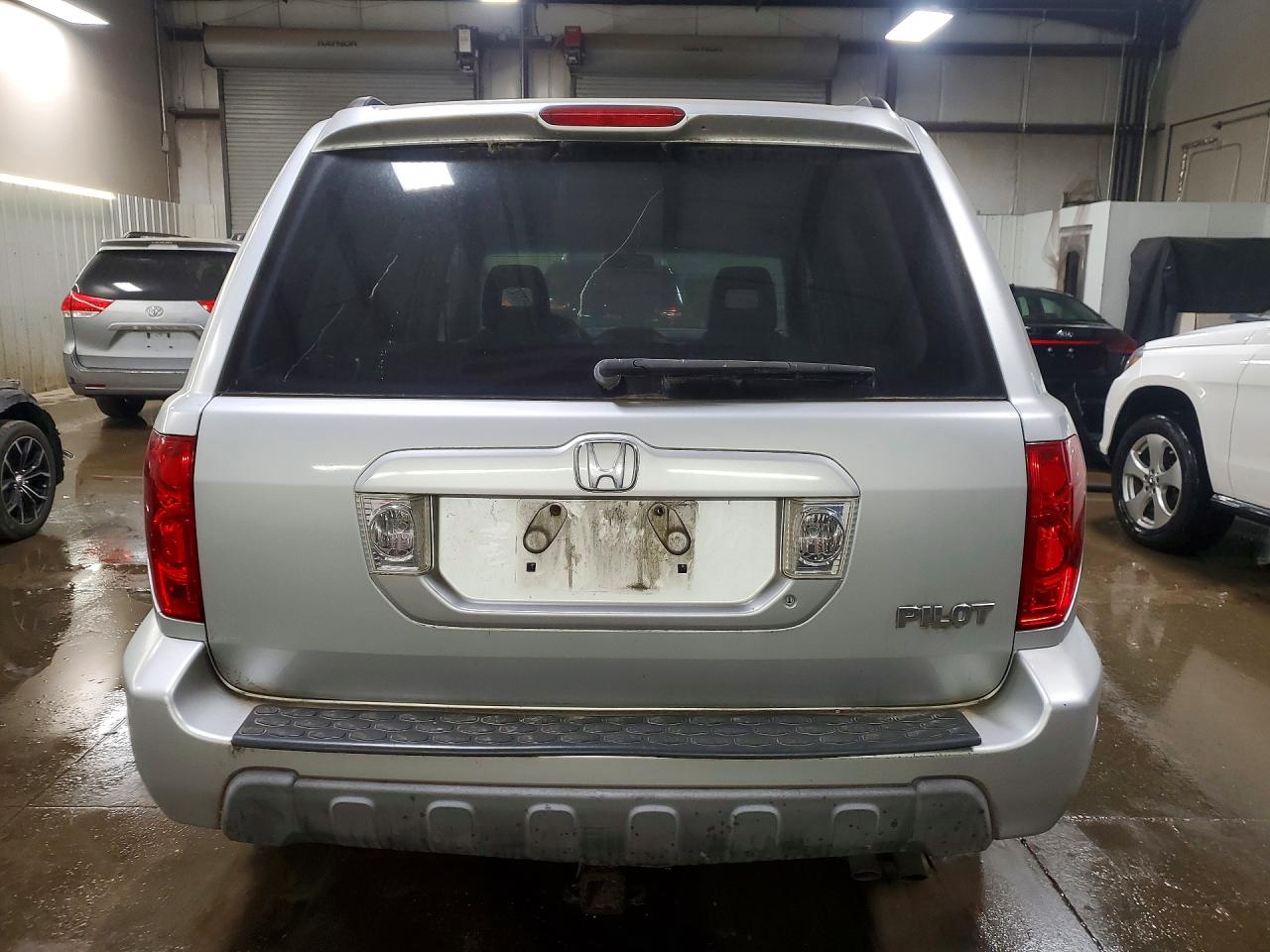 2004 Honda Pilot Exl Silver vin: 2HKYF18734H512739