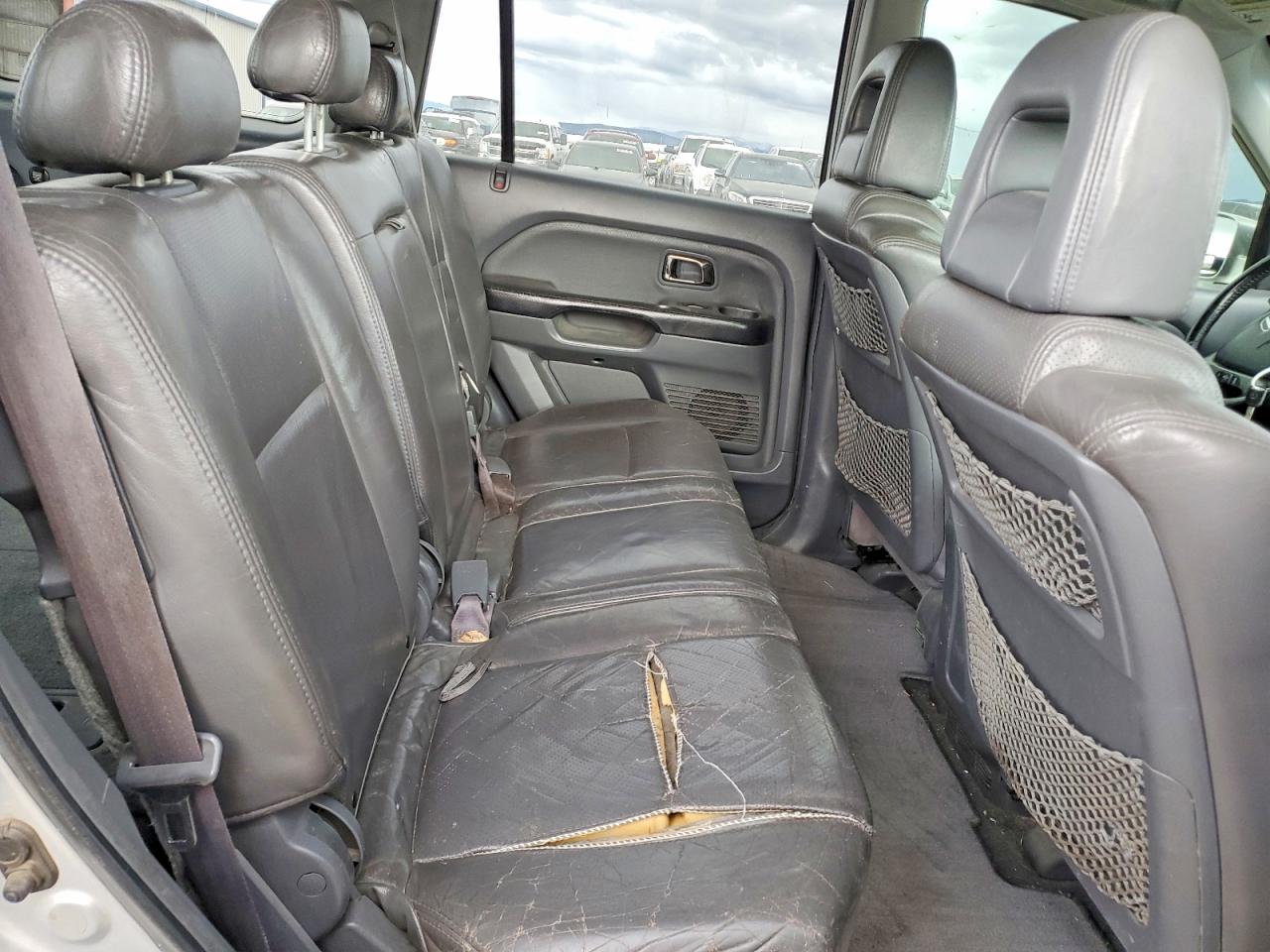 2004 Honda Pilot Exl Silver vin: 2HKYF18744H582945
