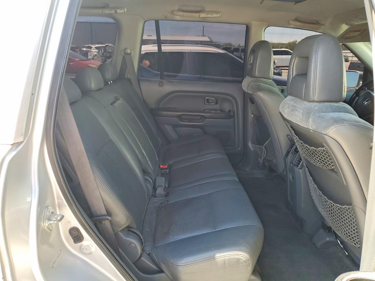 2004 Honda Pilot Exl Silver vin: 2HKYF187X4H573358