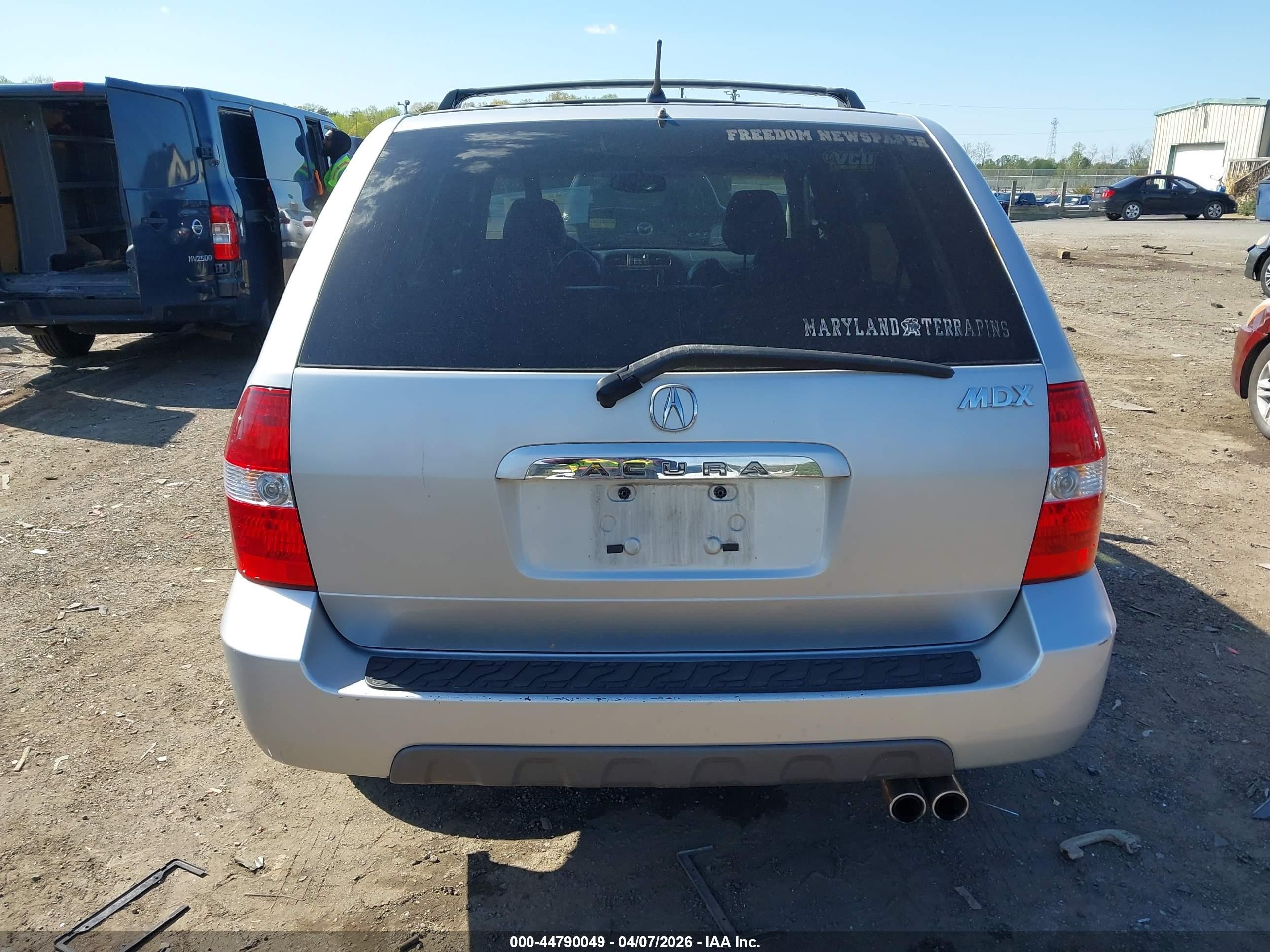 2002 Acura Mdx   Silver vin: 2HNYD18242H516101