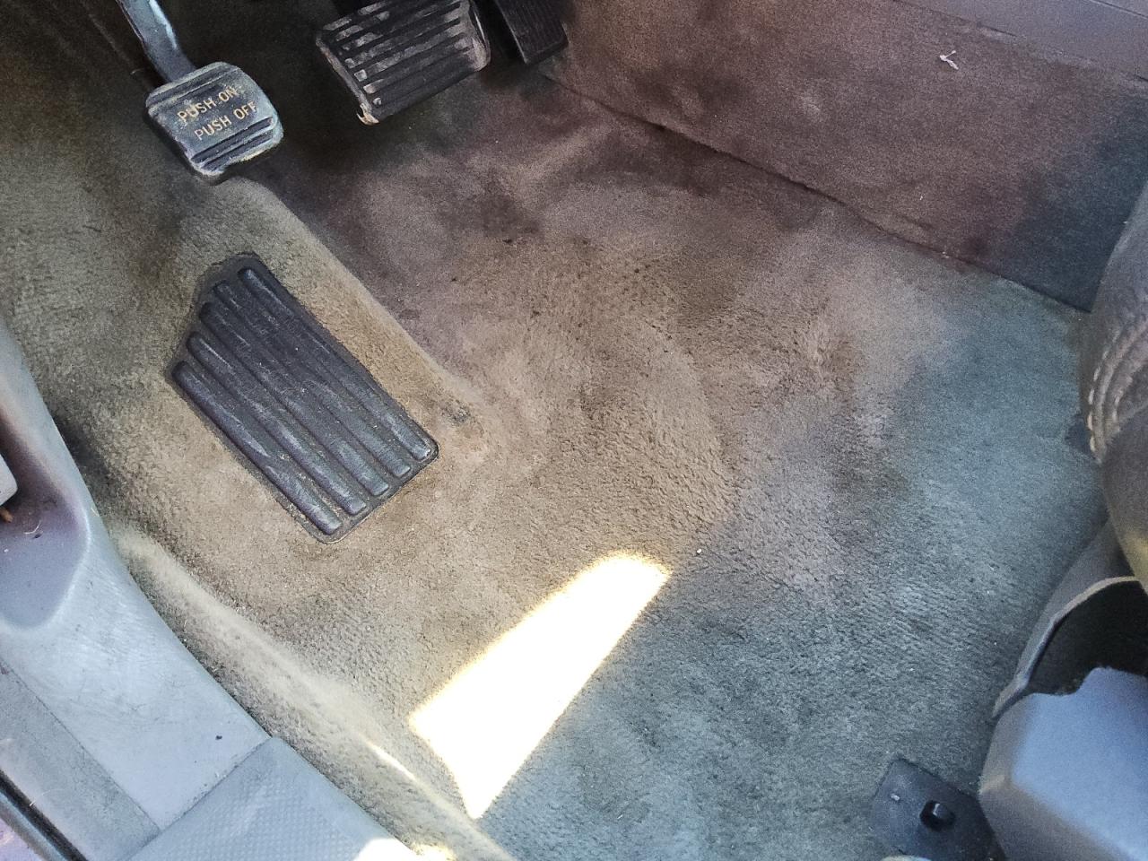 2004 Acura Mdx Серый vin: 2HNYD18254H553614 Damage: Left Front Carpet, Stained, Permanent