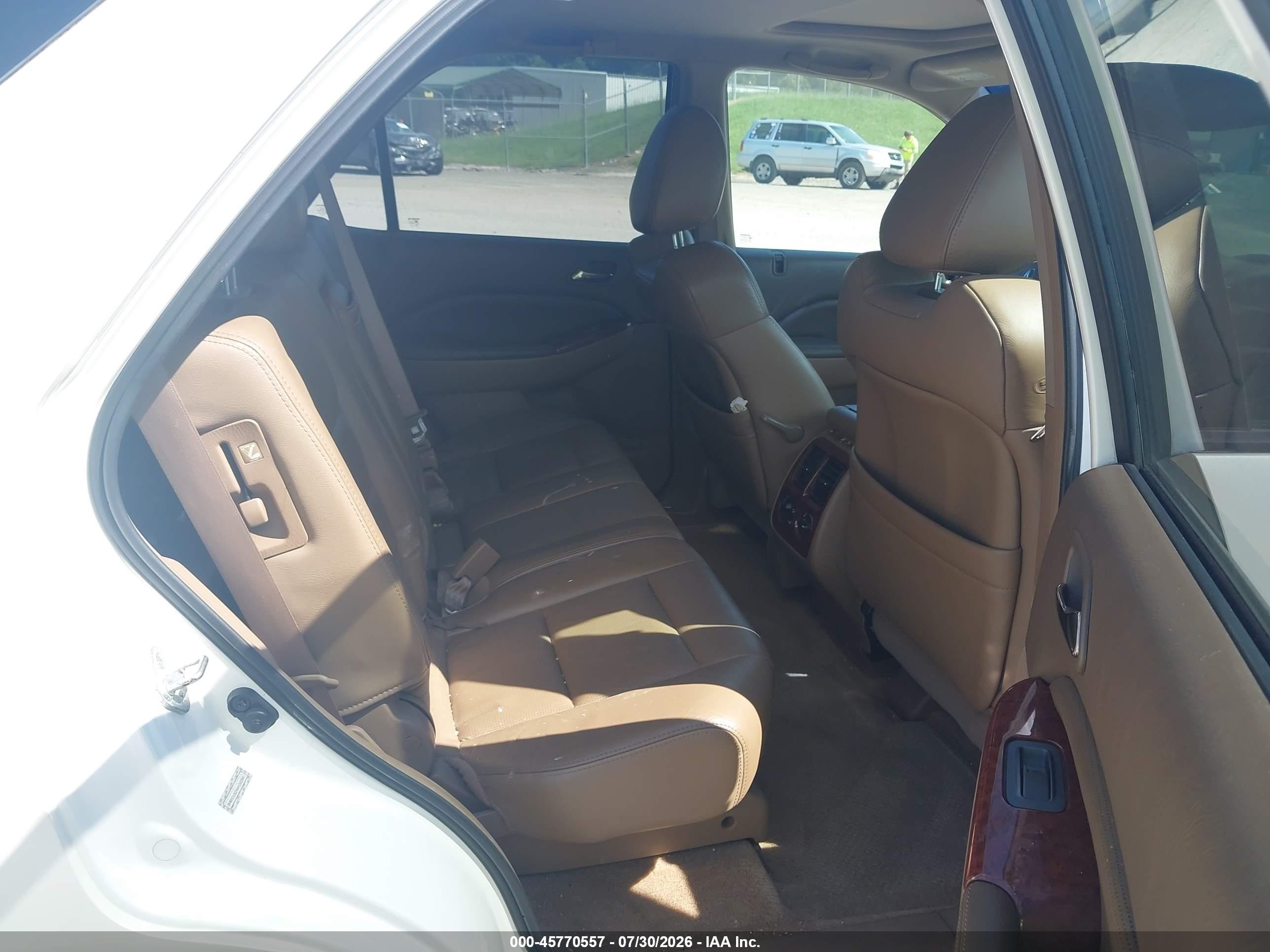 2006 Acura Mdx   White vin: 2HNYD18256H550358