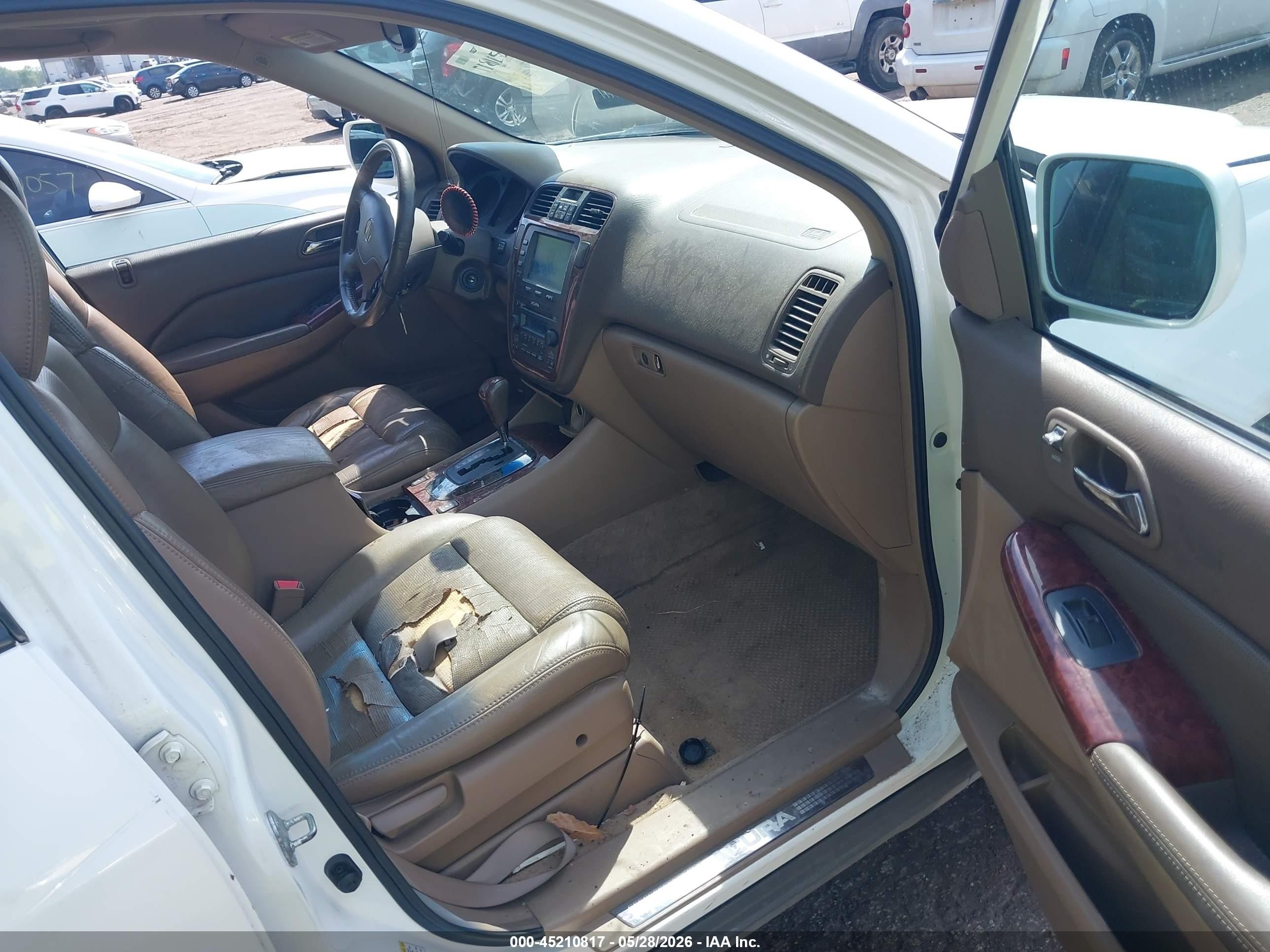 2005 Acura Mdx   White vin: 2HNYD18285H548375