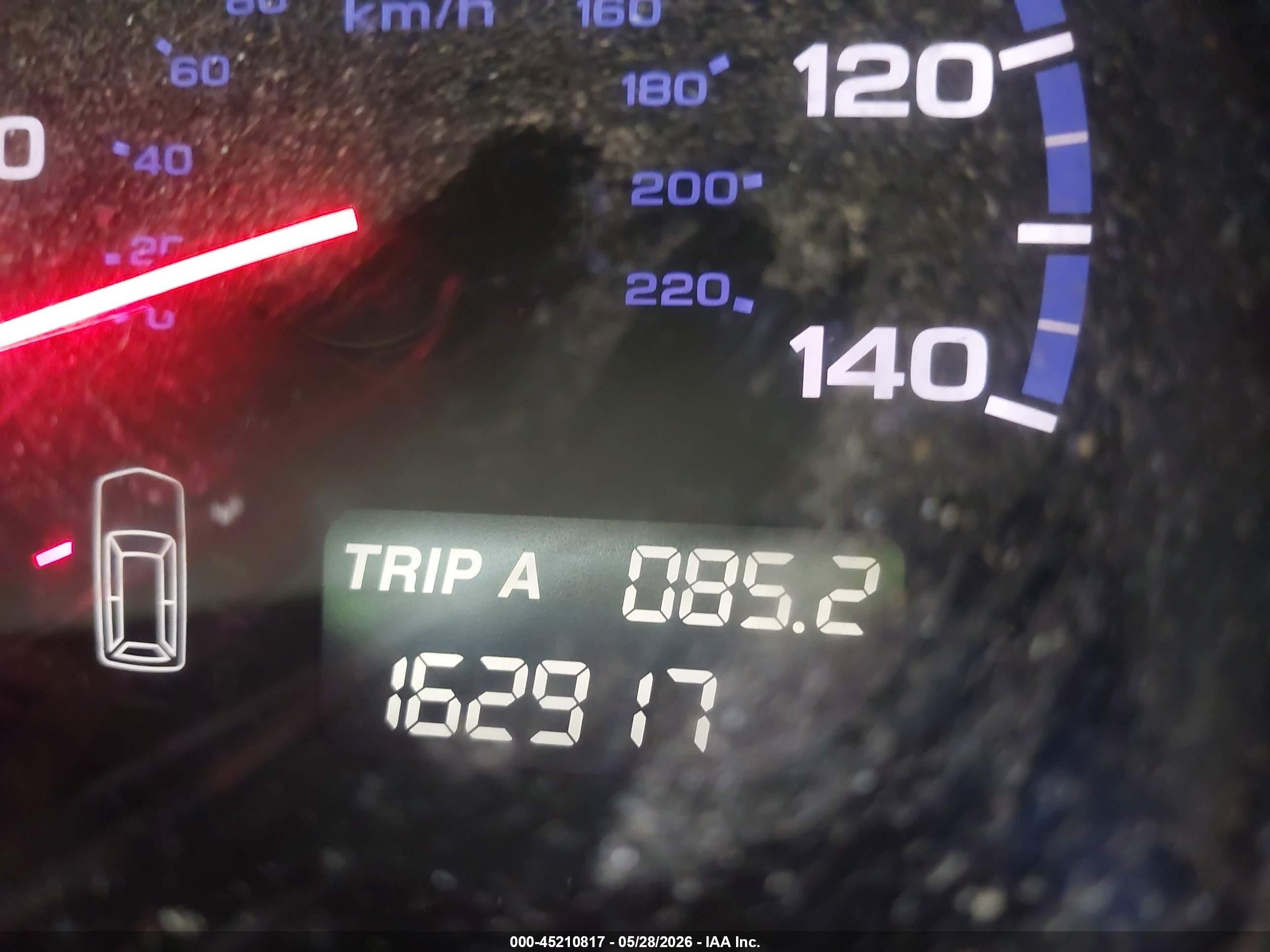 2005 Acura Mdx   White vin: 2HNYD18285H548375